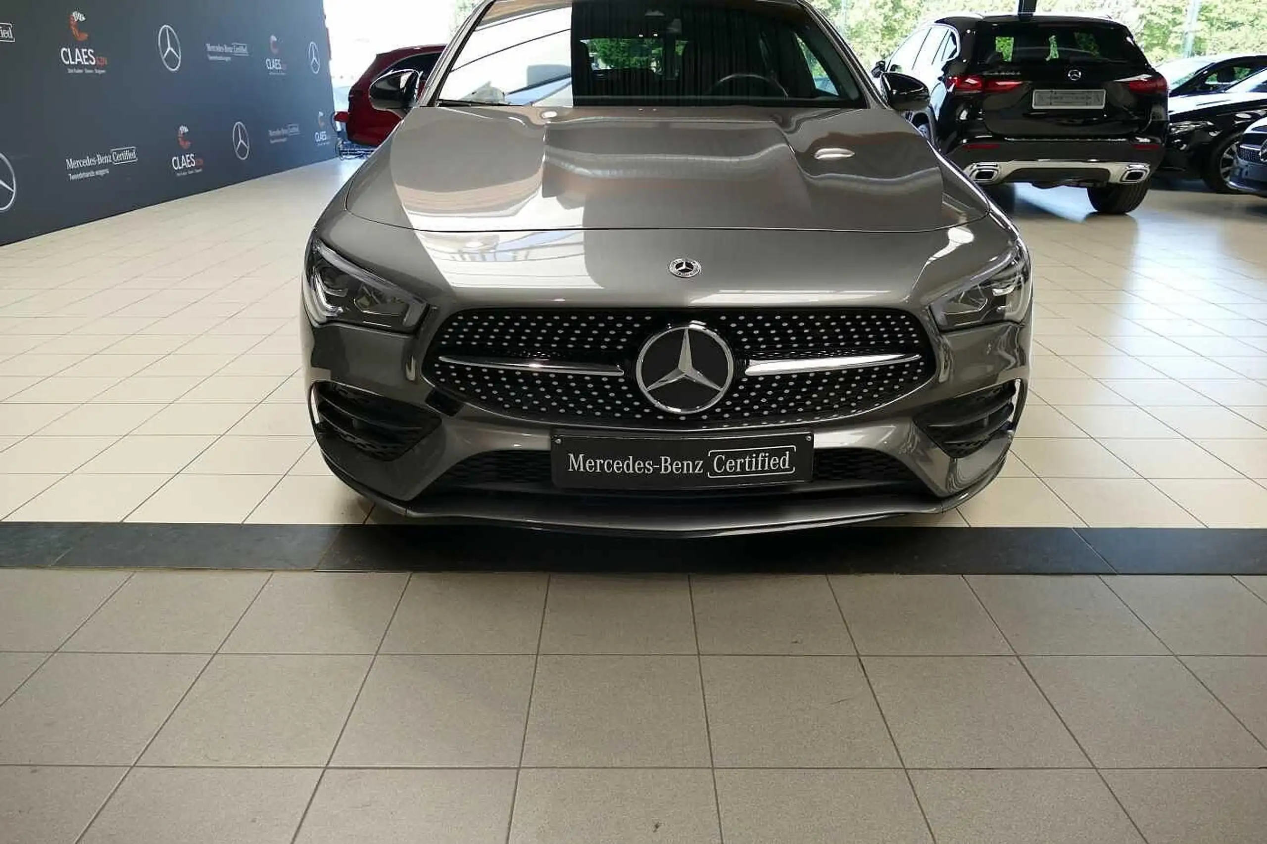 Mercedes-Benz - CLA 200