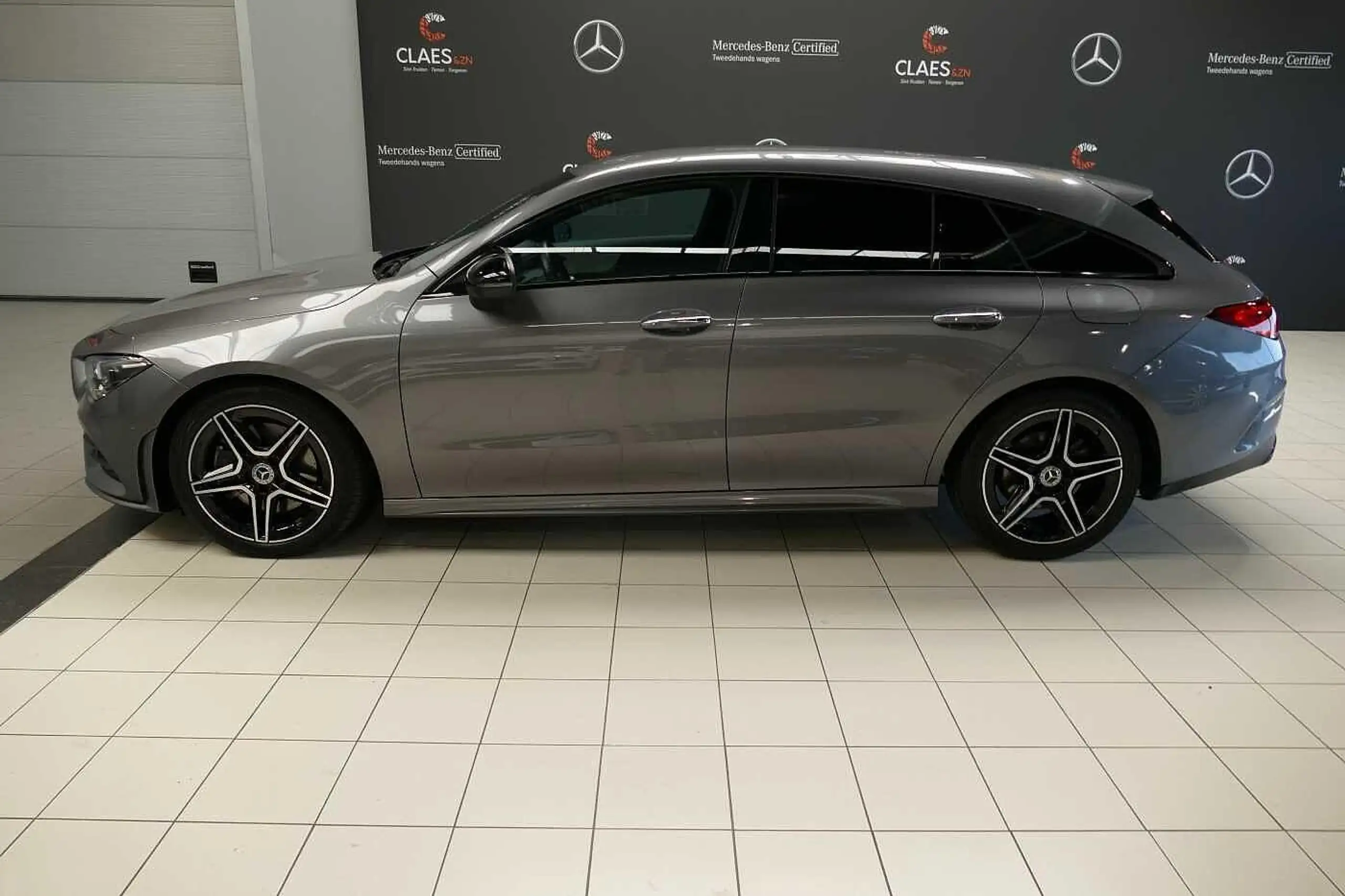 Mercedes-Benz - CLA 200