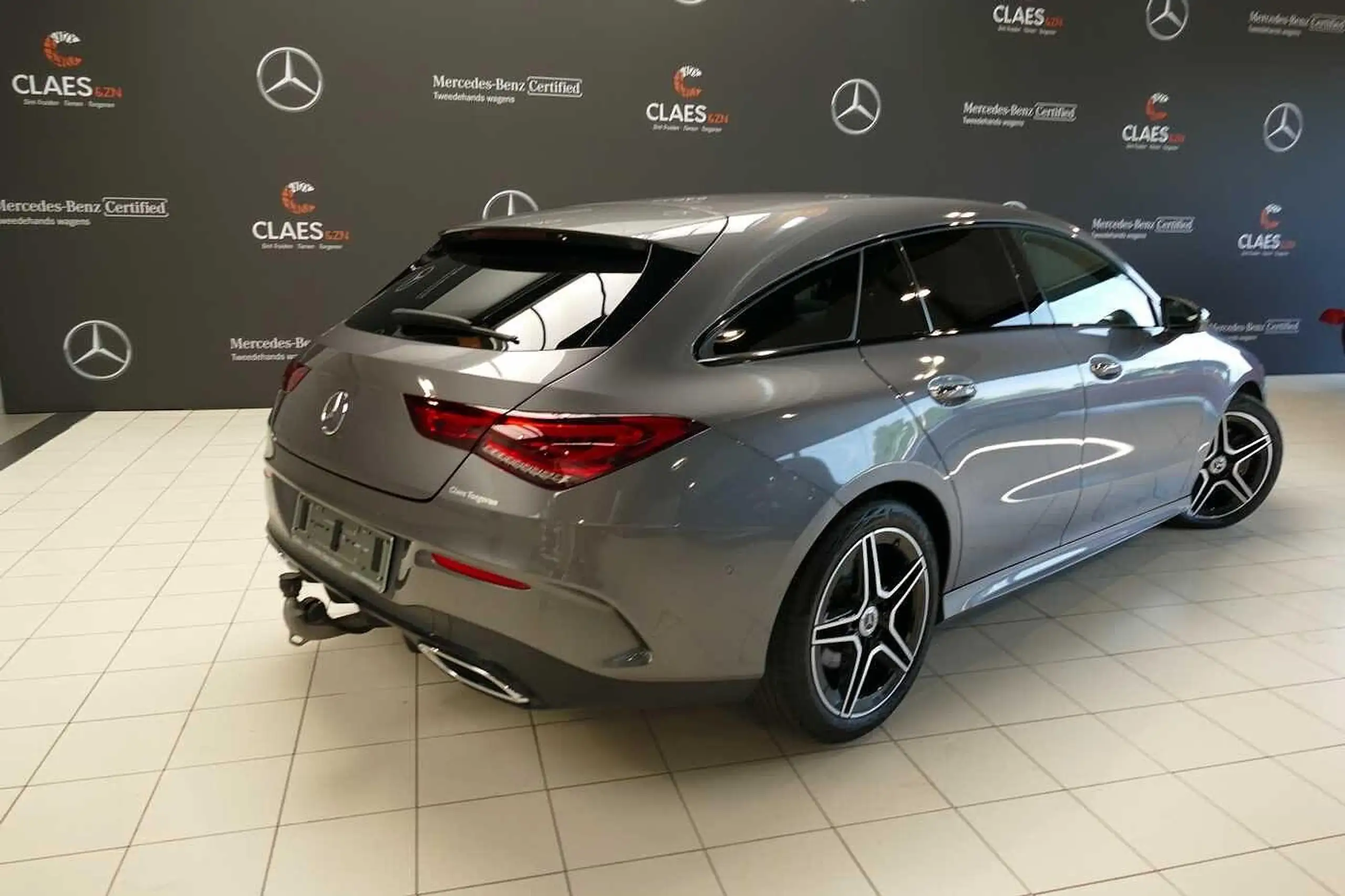 Mercedes-Benz - CLA 200