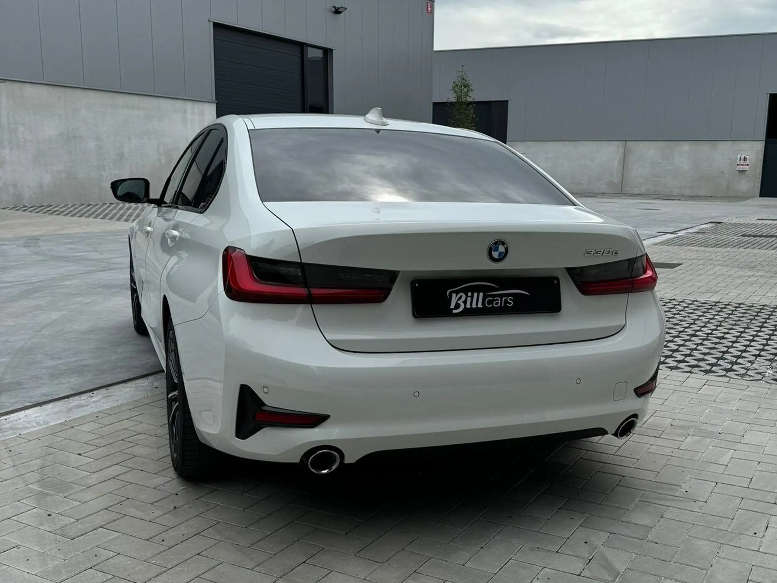 BMW - 330