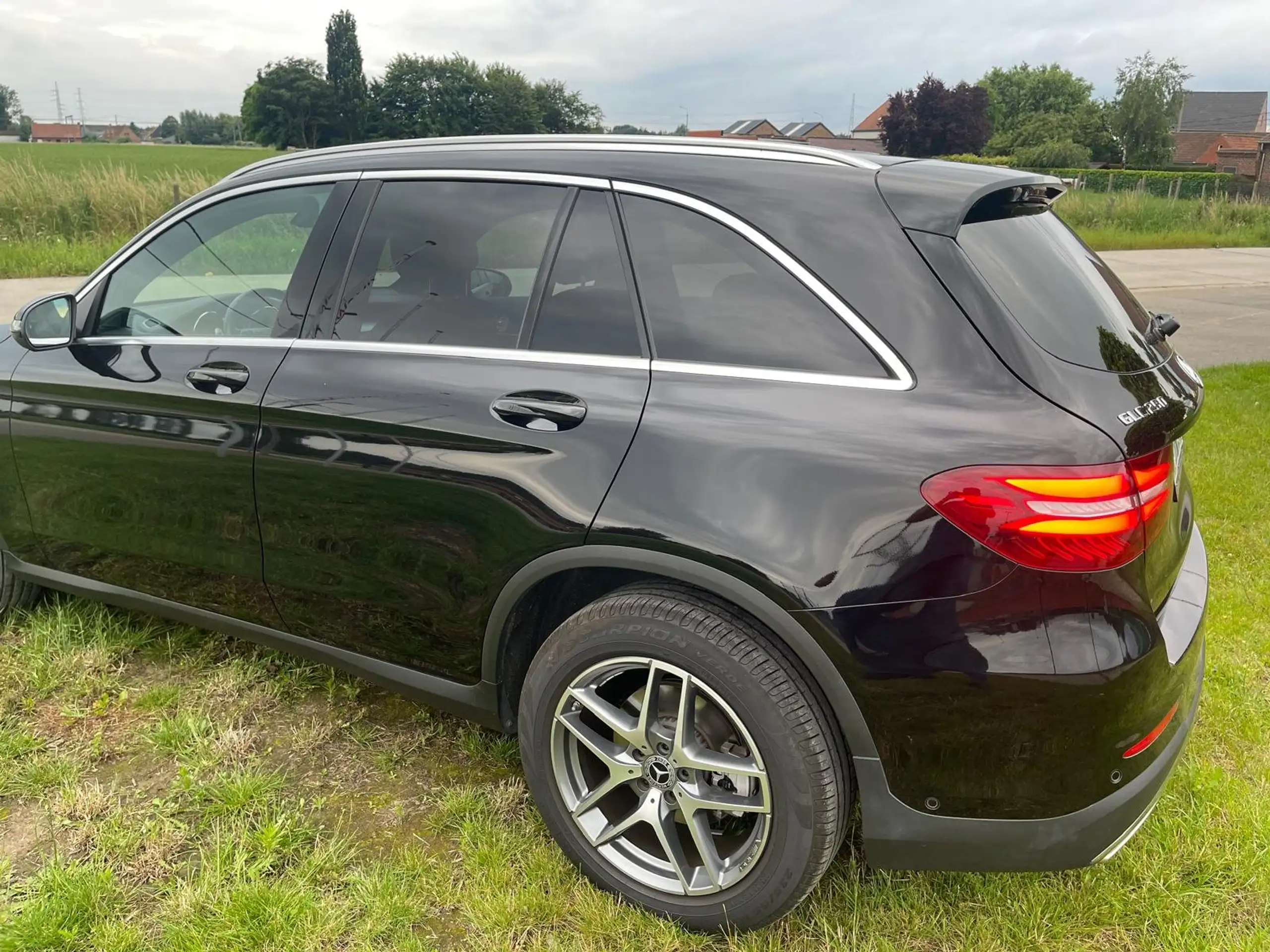 Mercedes-Benz - GLC 250