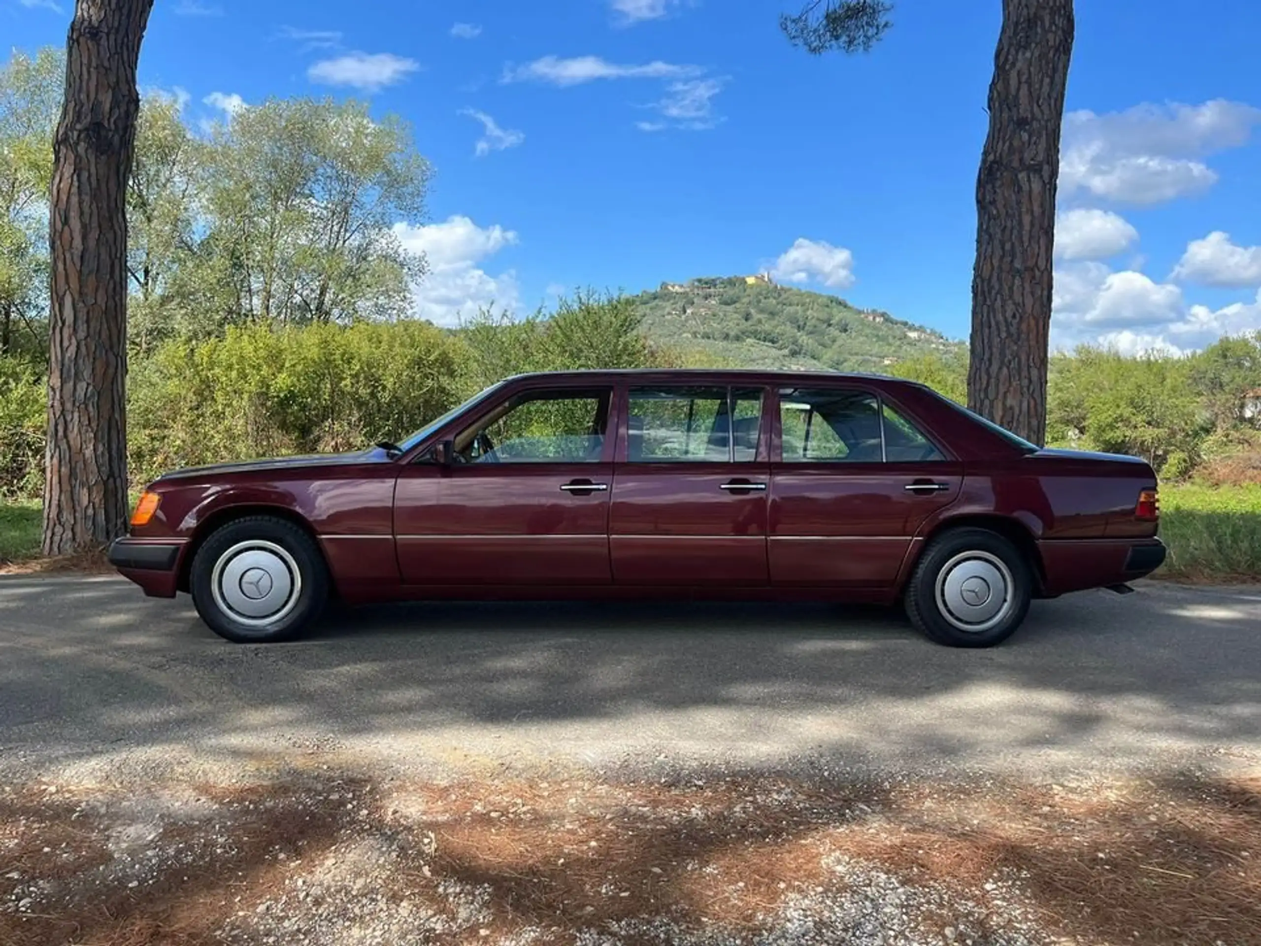 Mercedes-Benz - 260