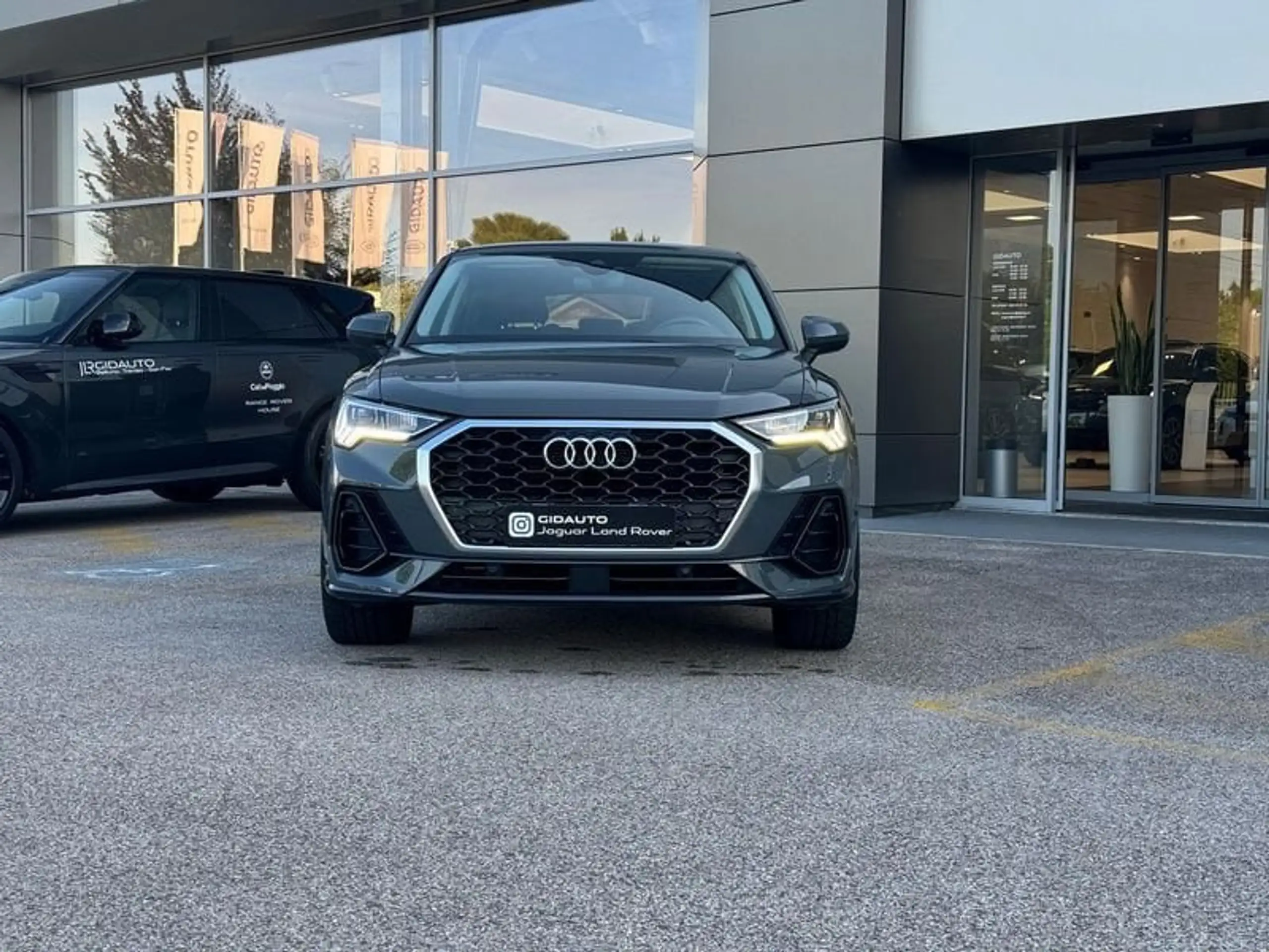 Audi - Q3