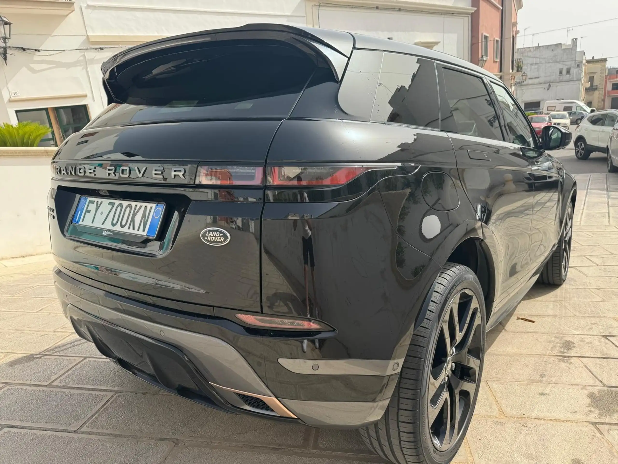 Land Rover - Range Rover Evoque