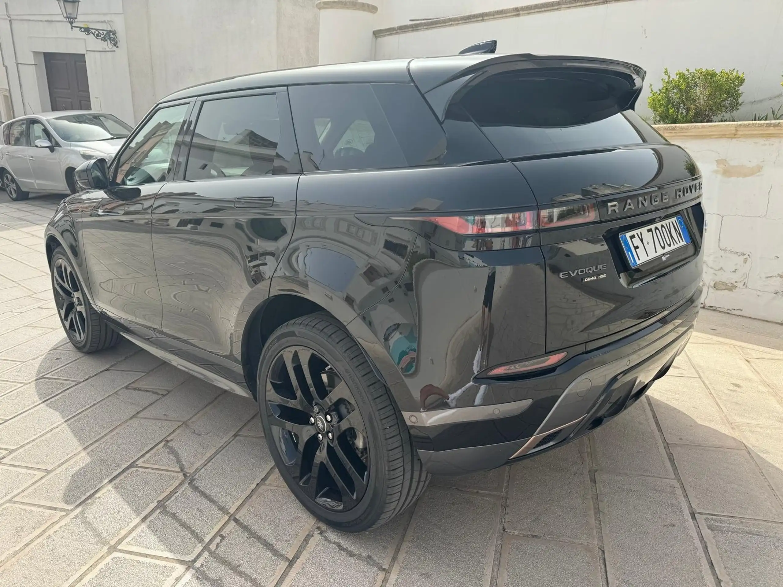 Land Rover - Range Rover Evoque