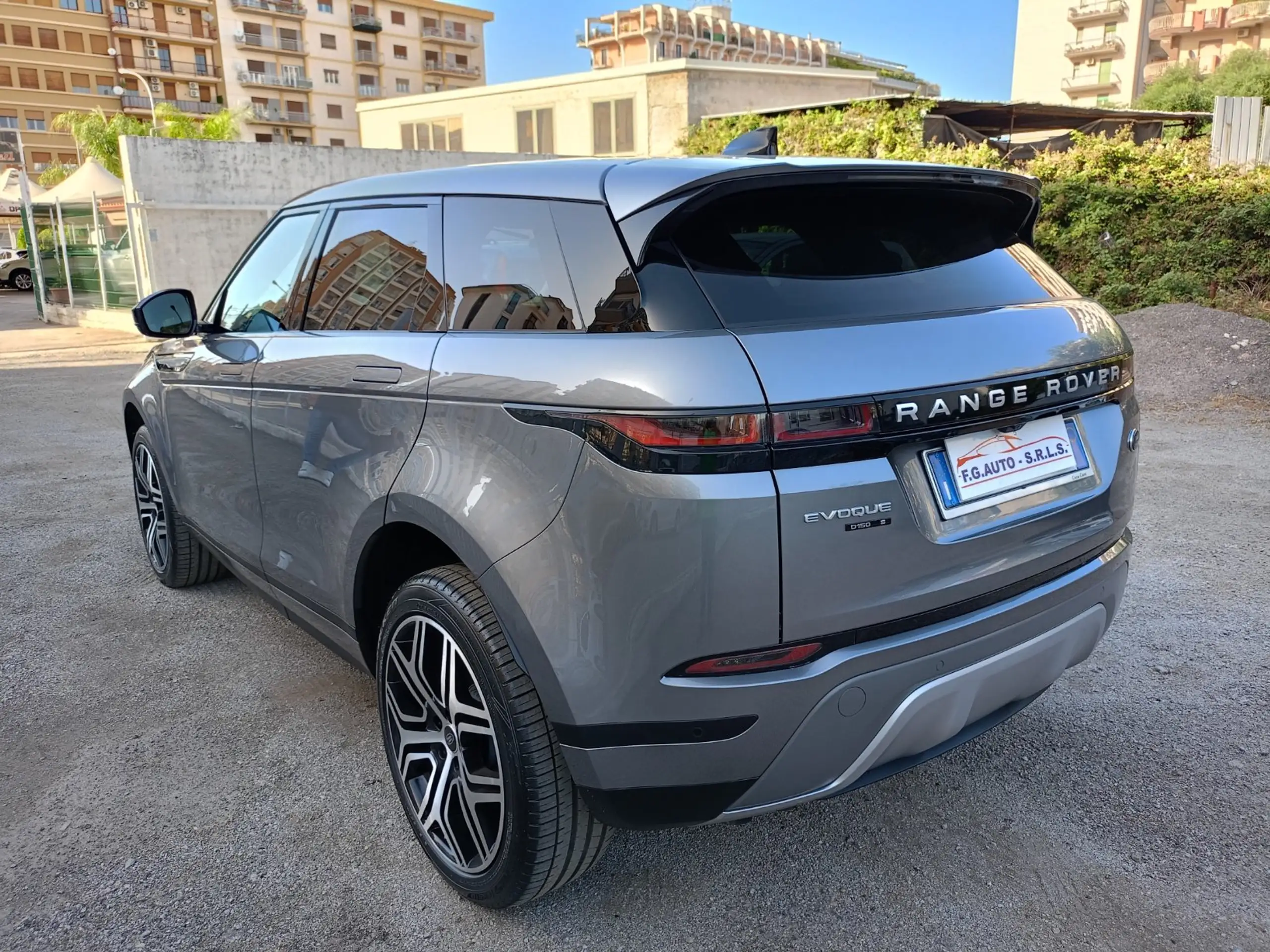 Land Rover - Range Rover Evoque