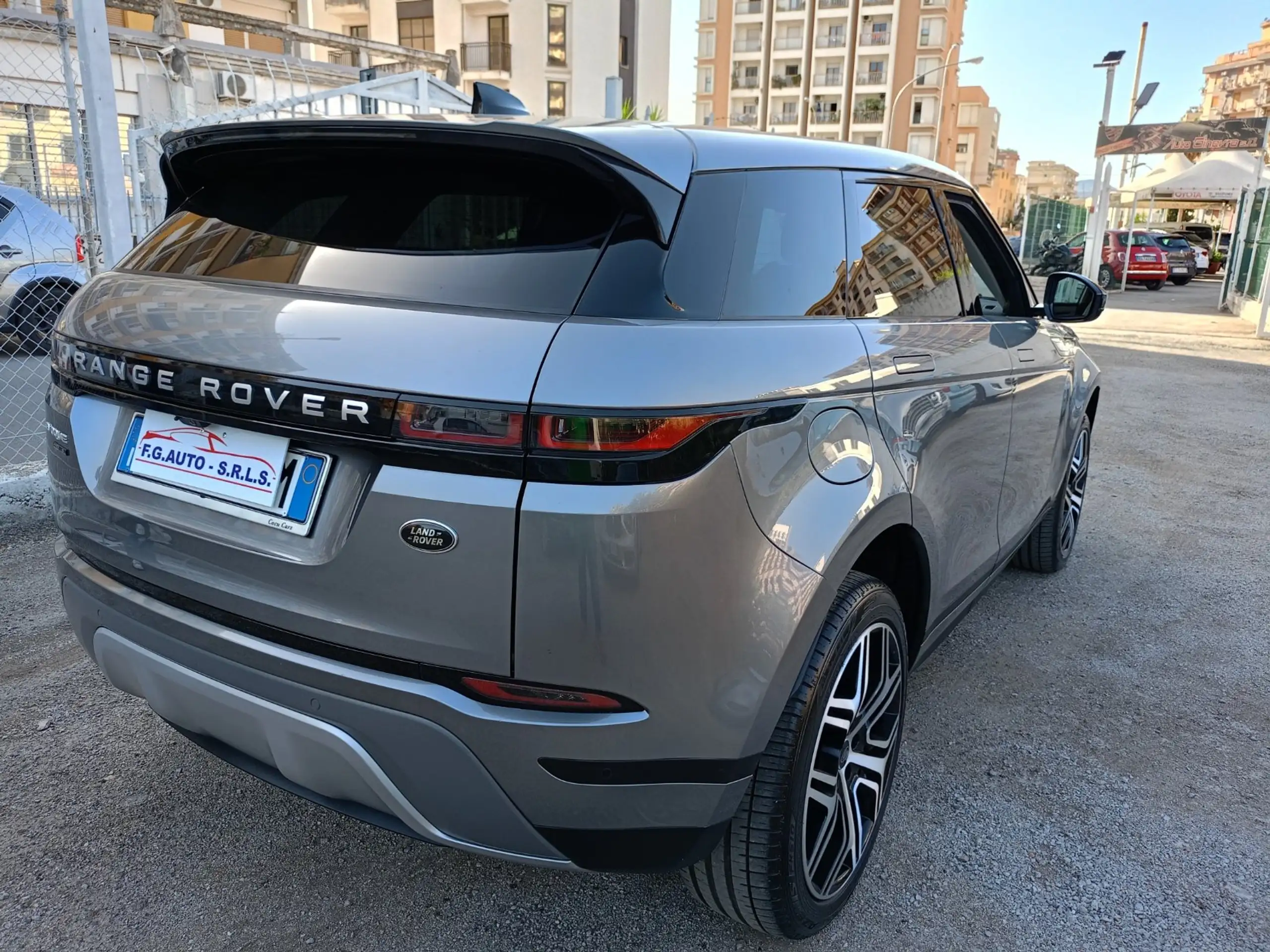 Land Rover - Range Rover Evoque