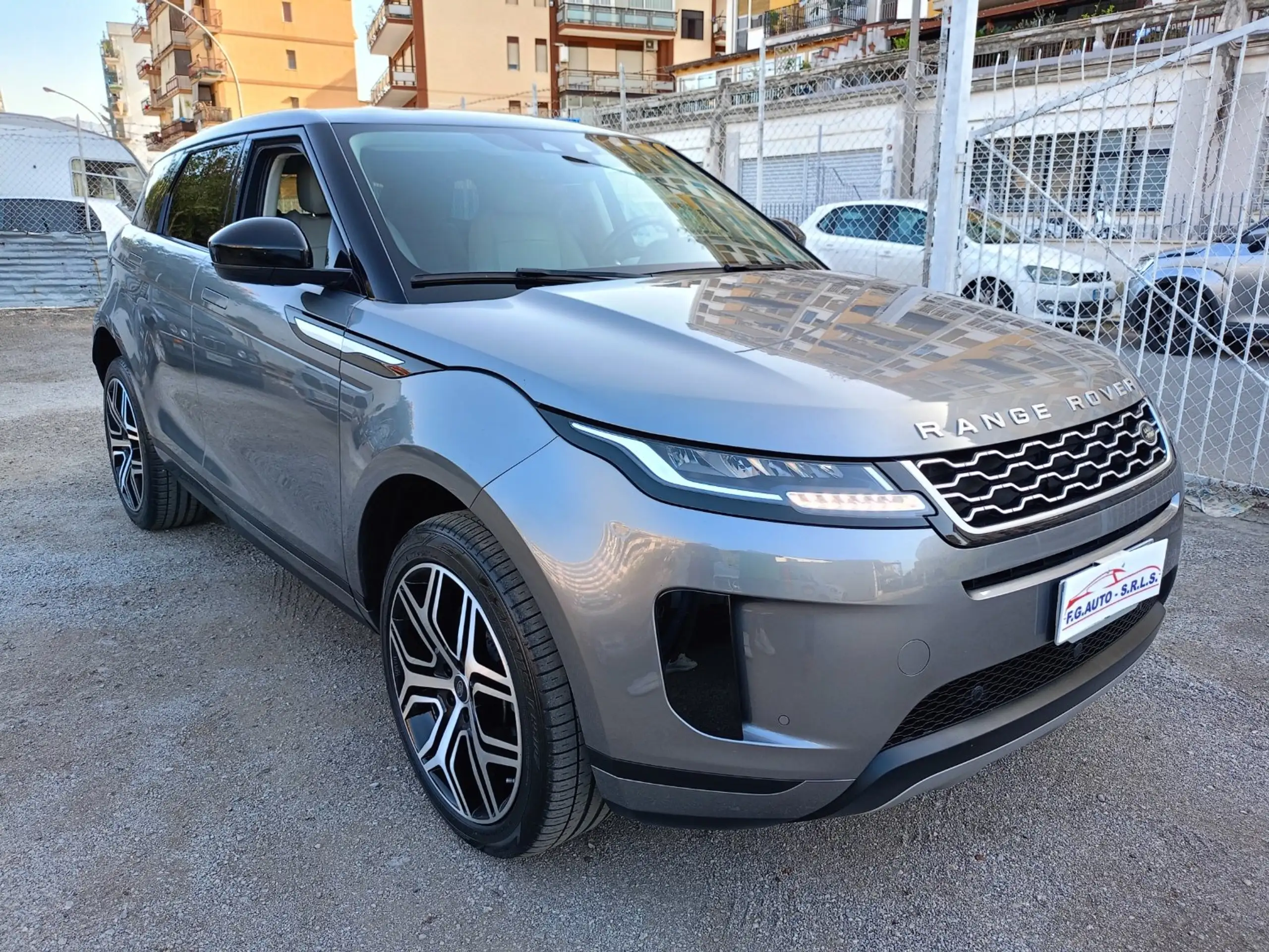 Land Rover - Range Rover Evoque