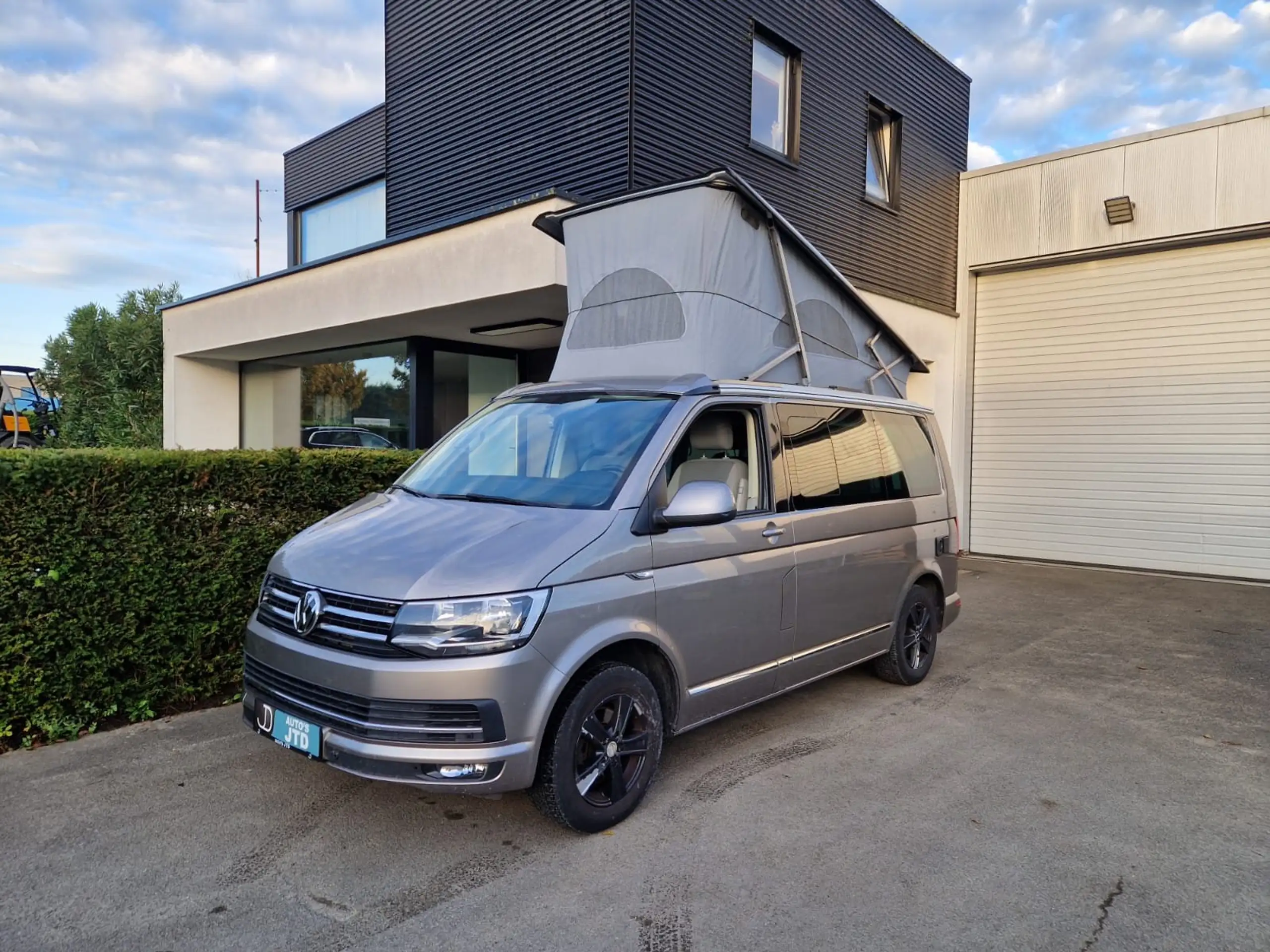 Volkswagen - T6 California