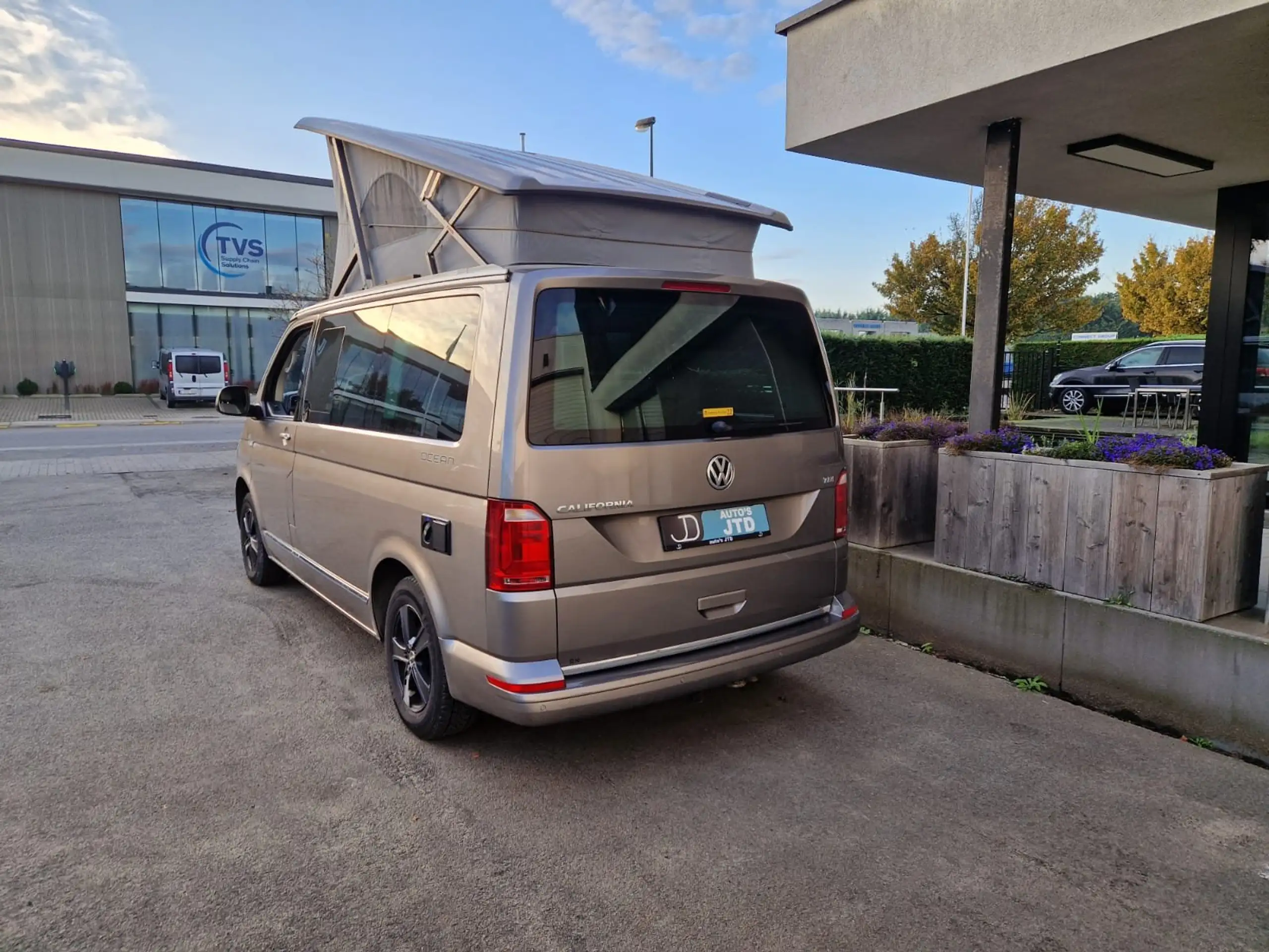 Volkswagen - T6 California