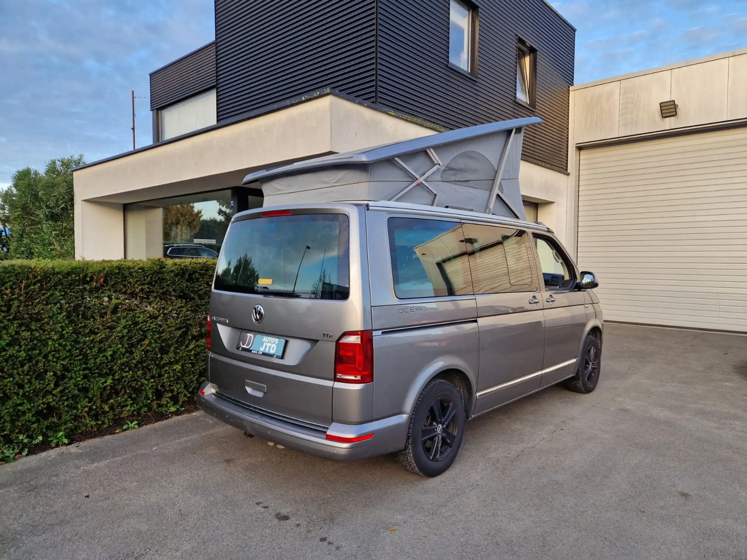 Volkswagen - T6 California