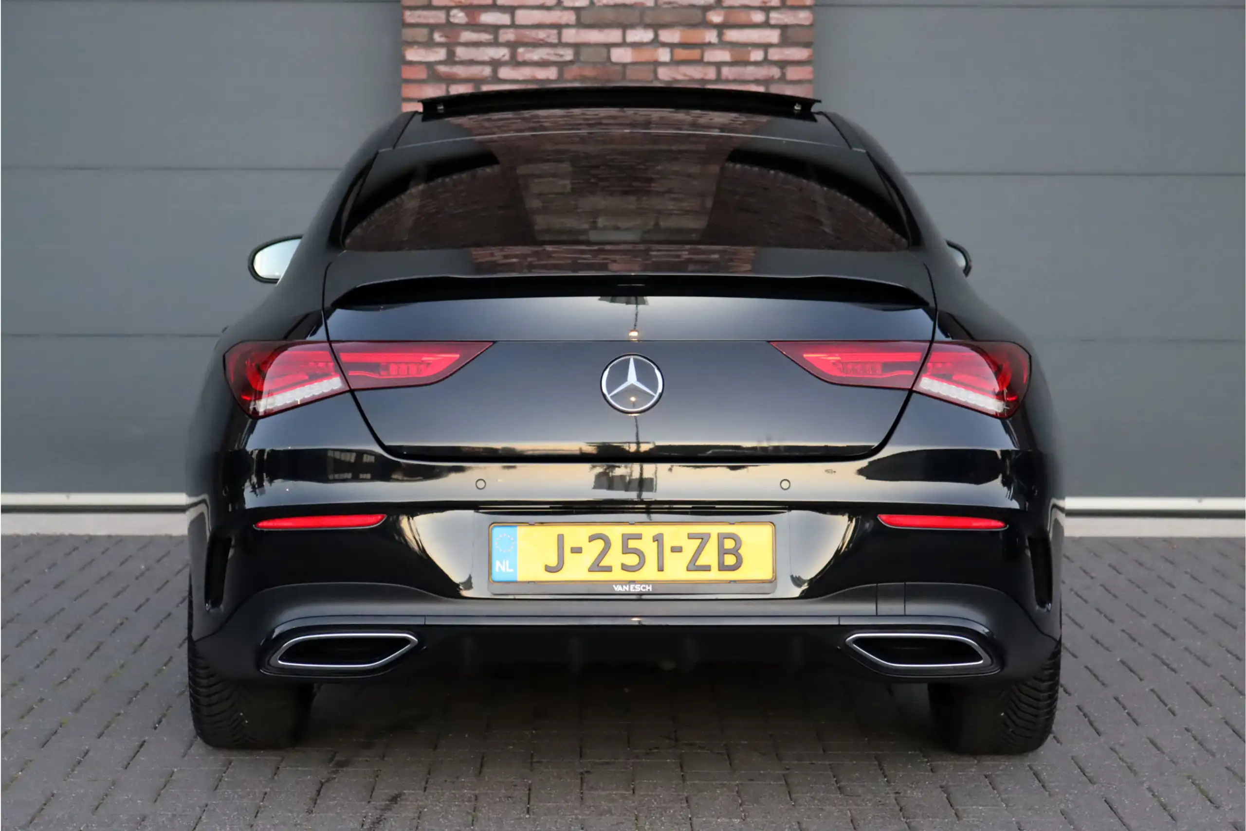 Mercedes-Benz - CLA 200