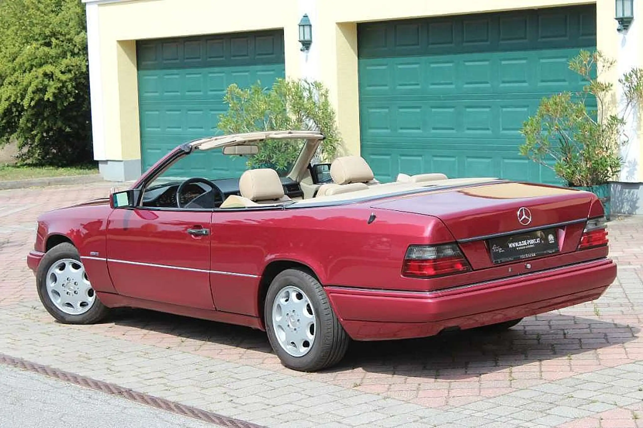 Mercedes-Benz - E 220