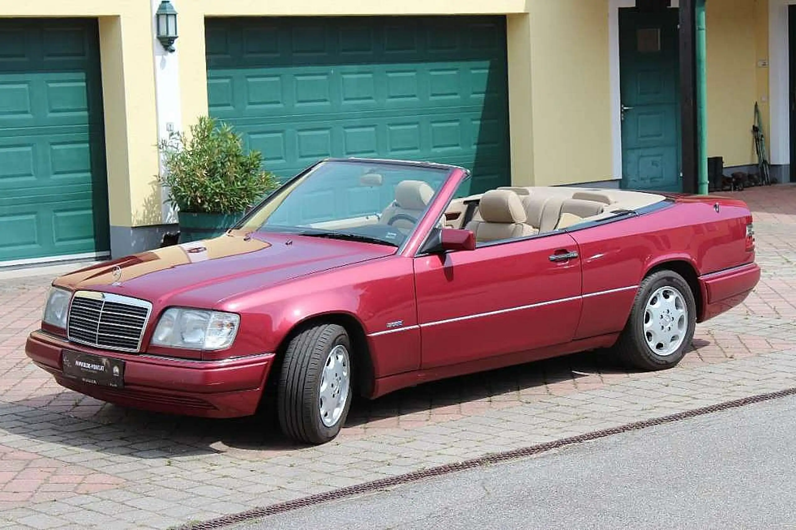 Mercedes-Benz - E 220