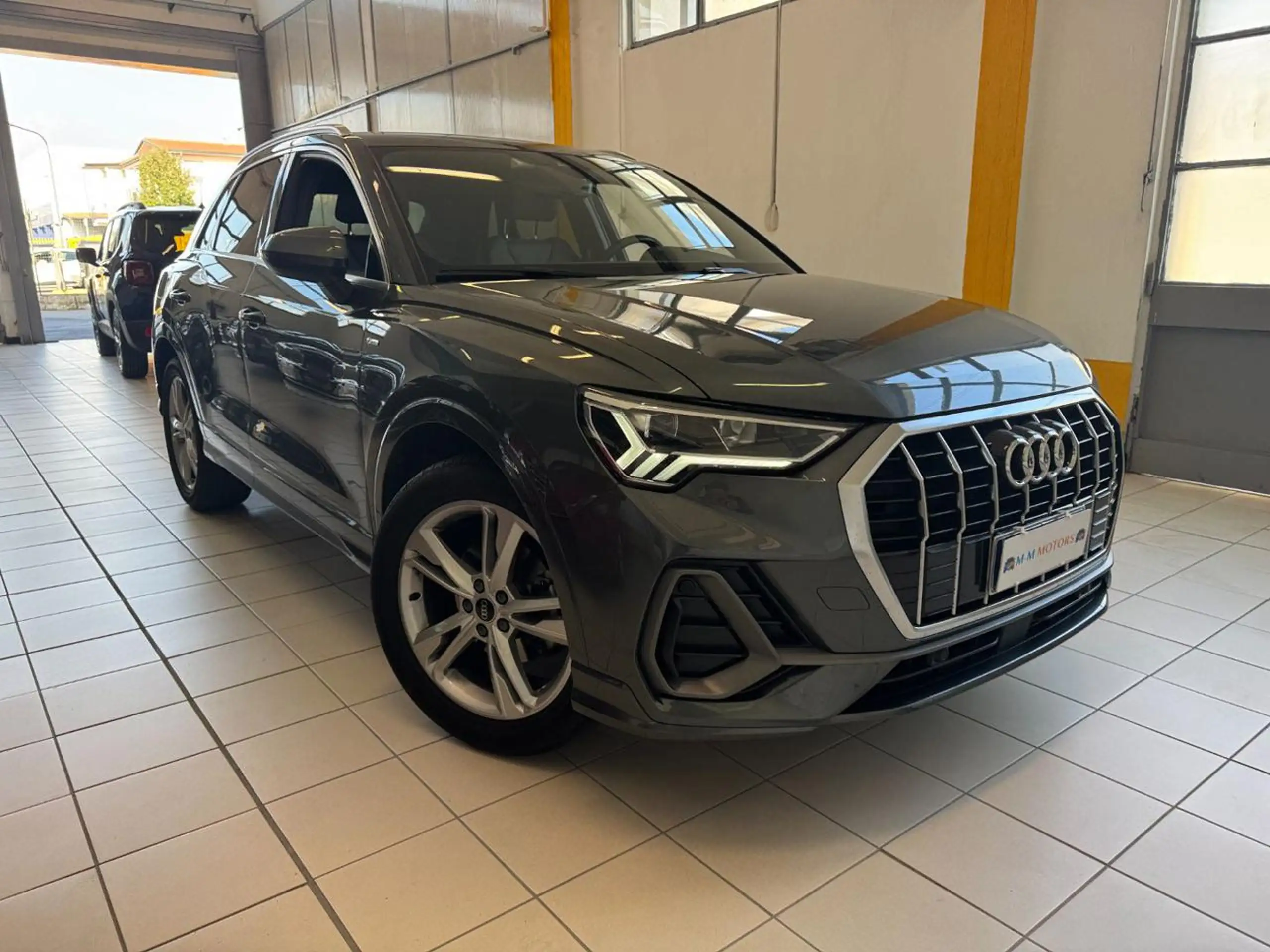 Audi - Q3