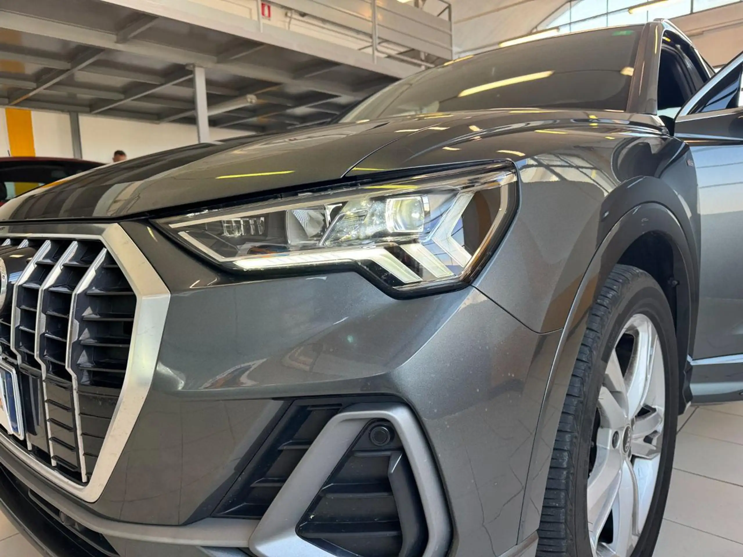 Audi - Q3