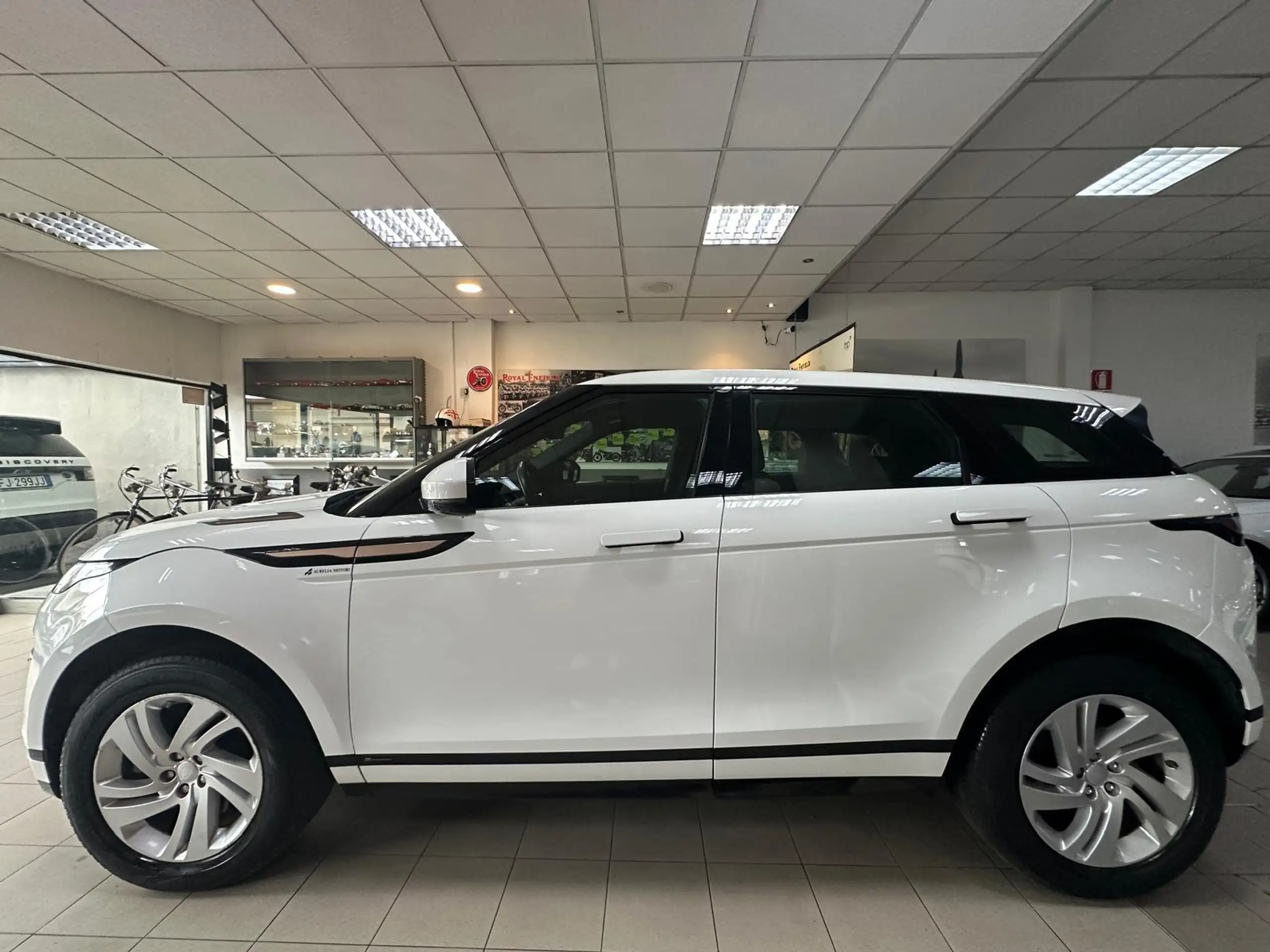 Land Rover - Range Rover Evoque