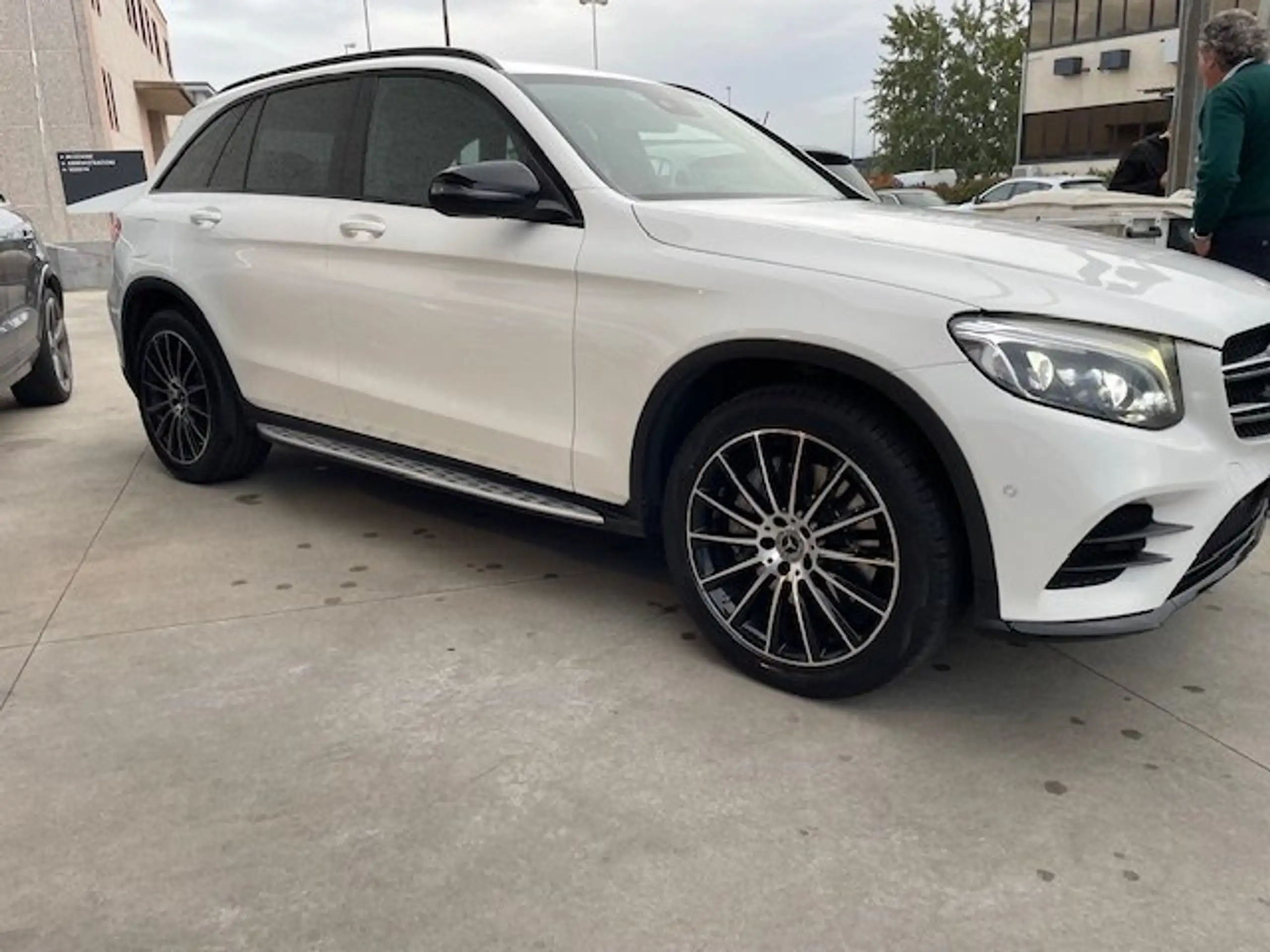 Mercedes-Benz - GLC 250