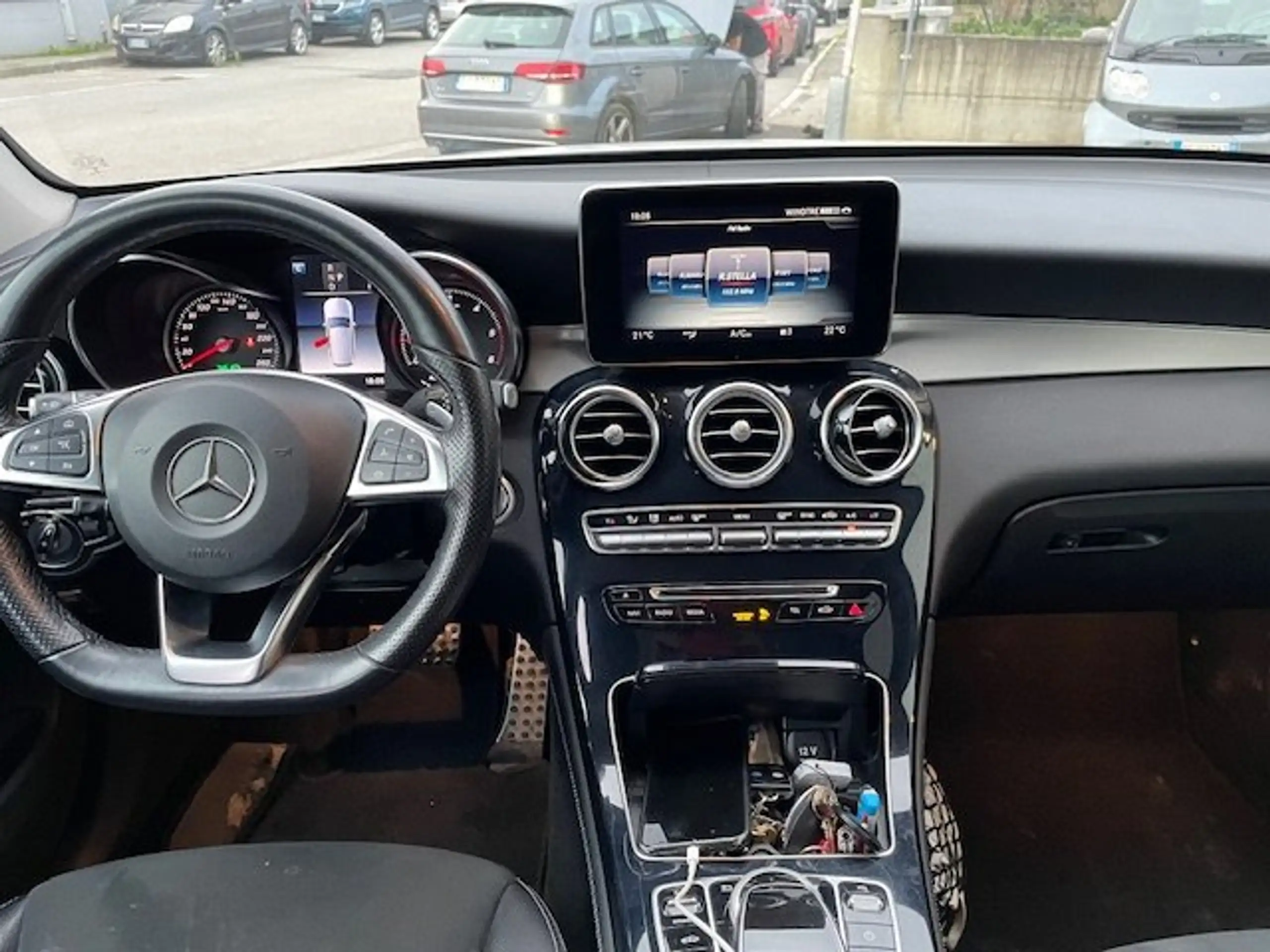 Mercedes-Benz - GLC 250