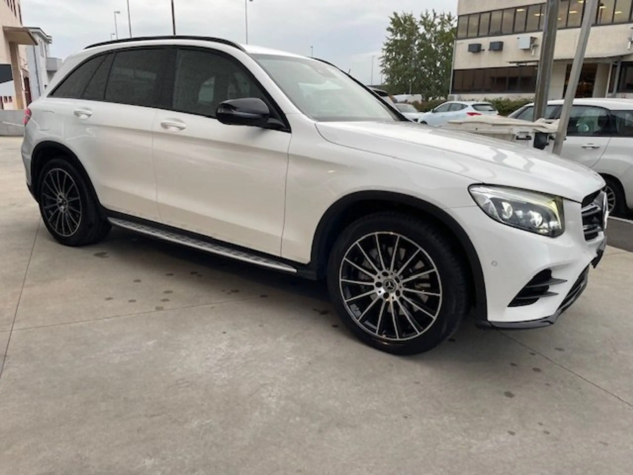 Mercedes-Benz - GLC 250