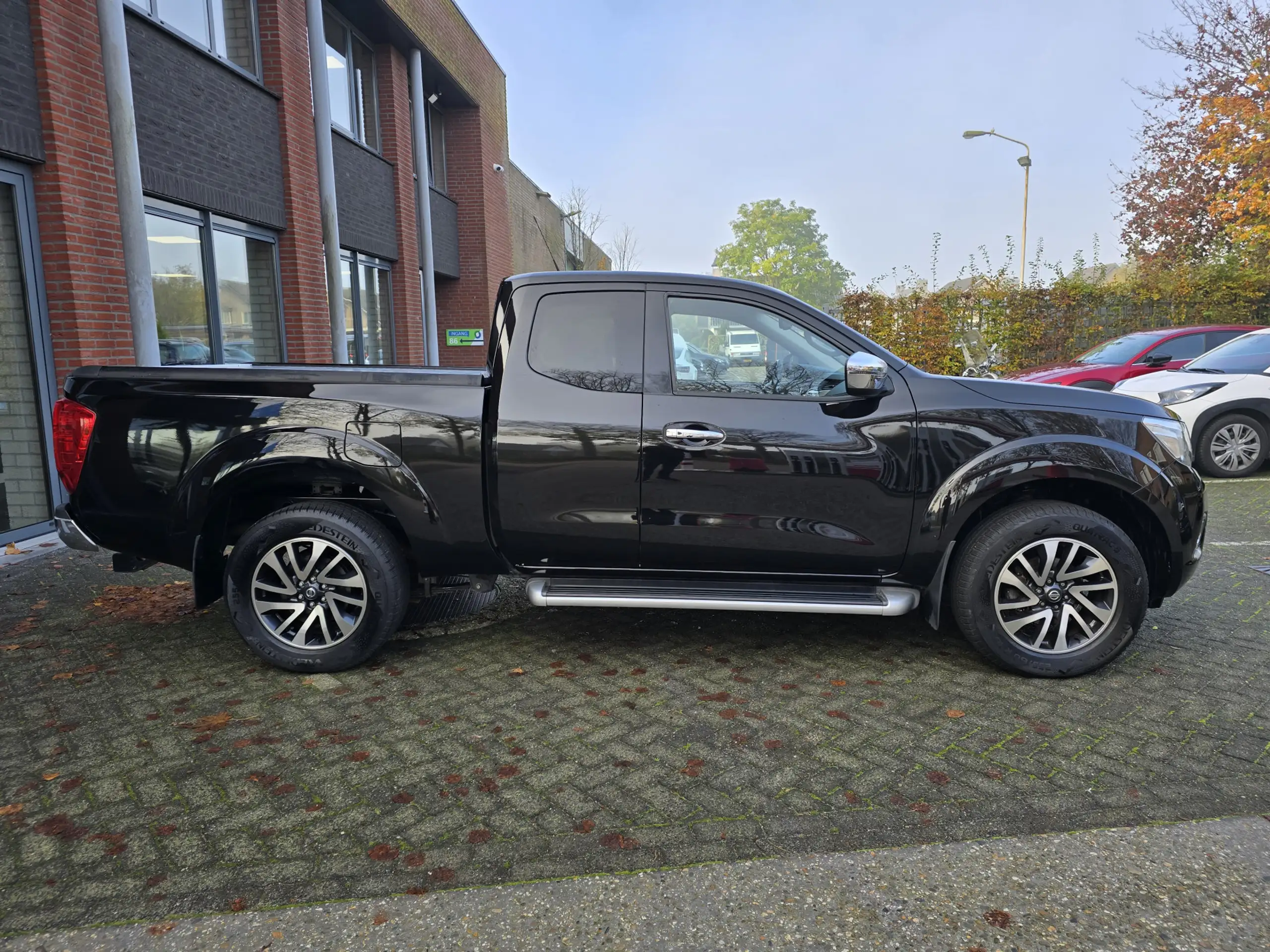 Nissan - Navara