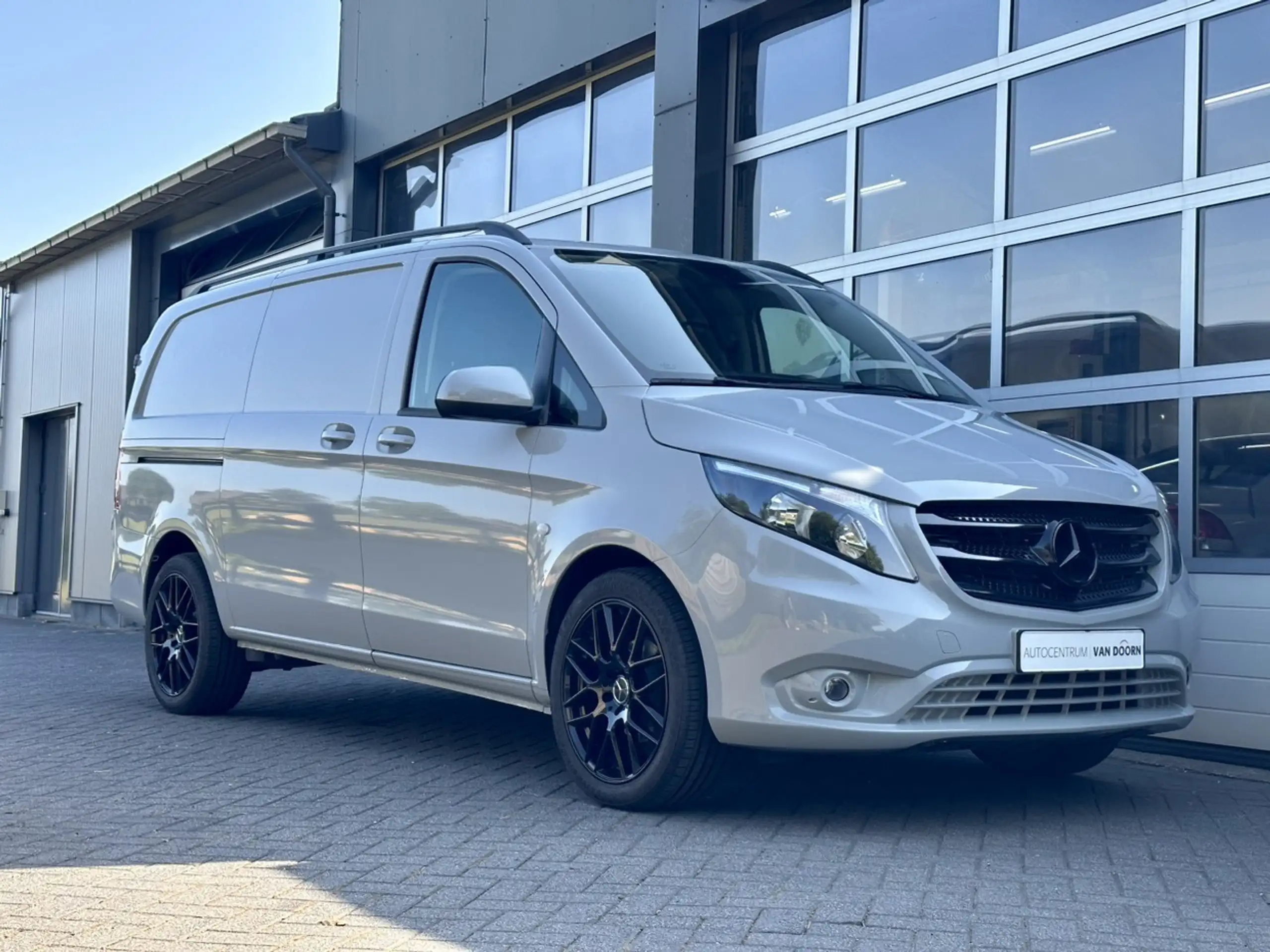 Mercedes-Benz - Vito