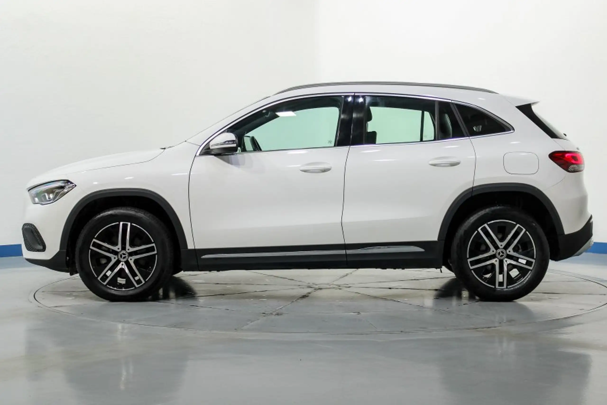 Mercedes-Benz - GLA 200