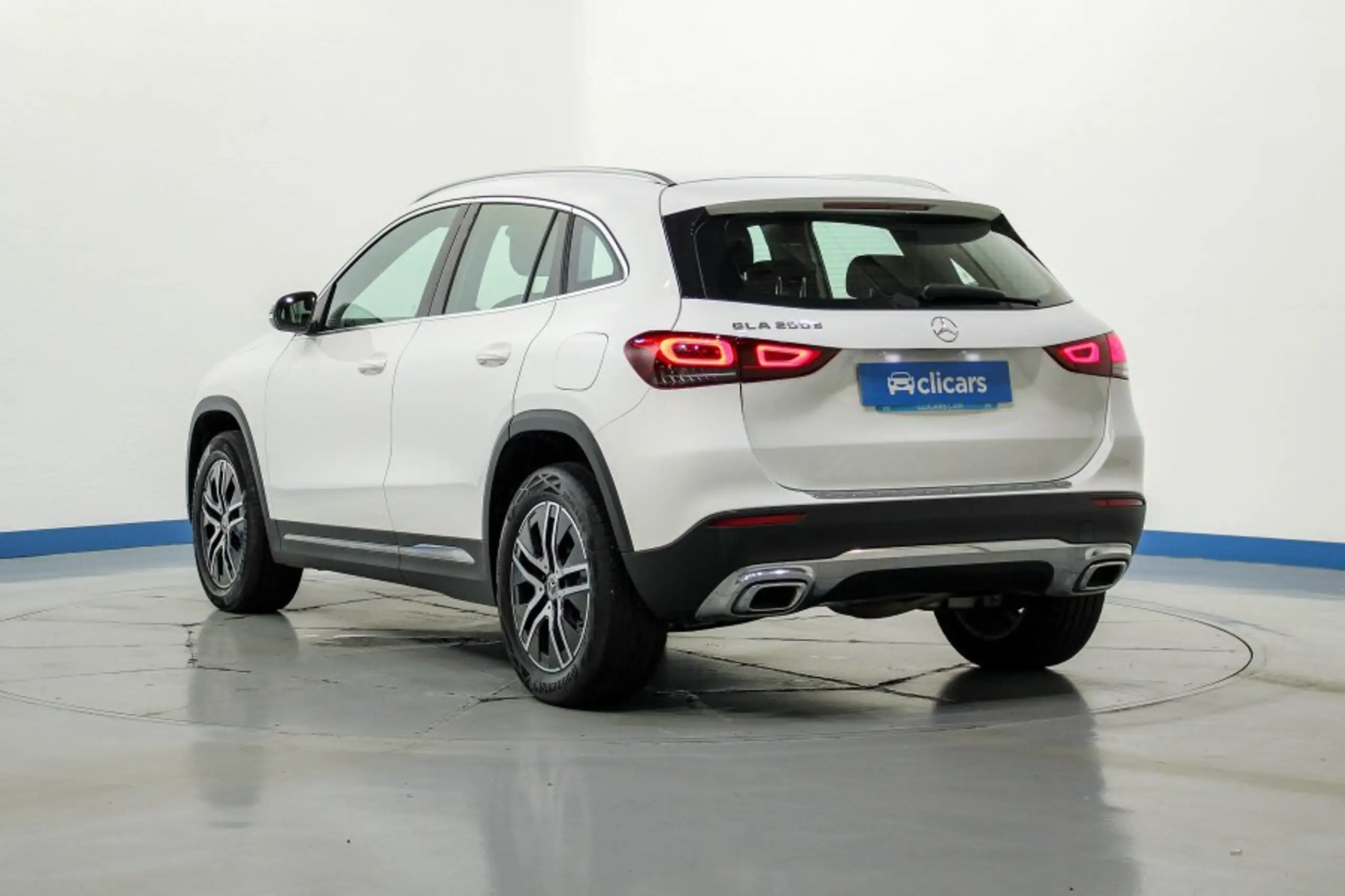 Mercedes-Benz - GLA 200