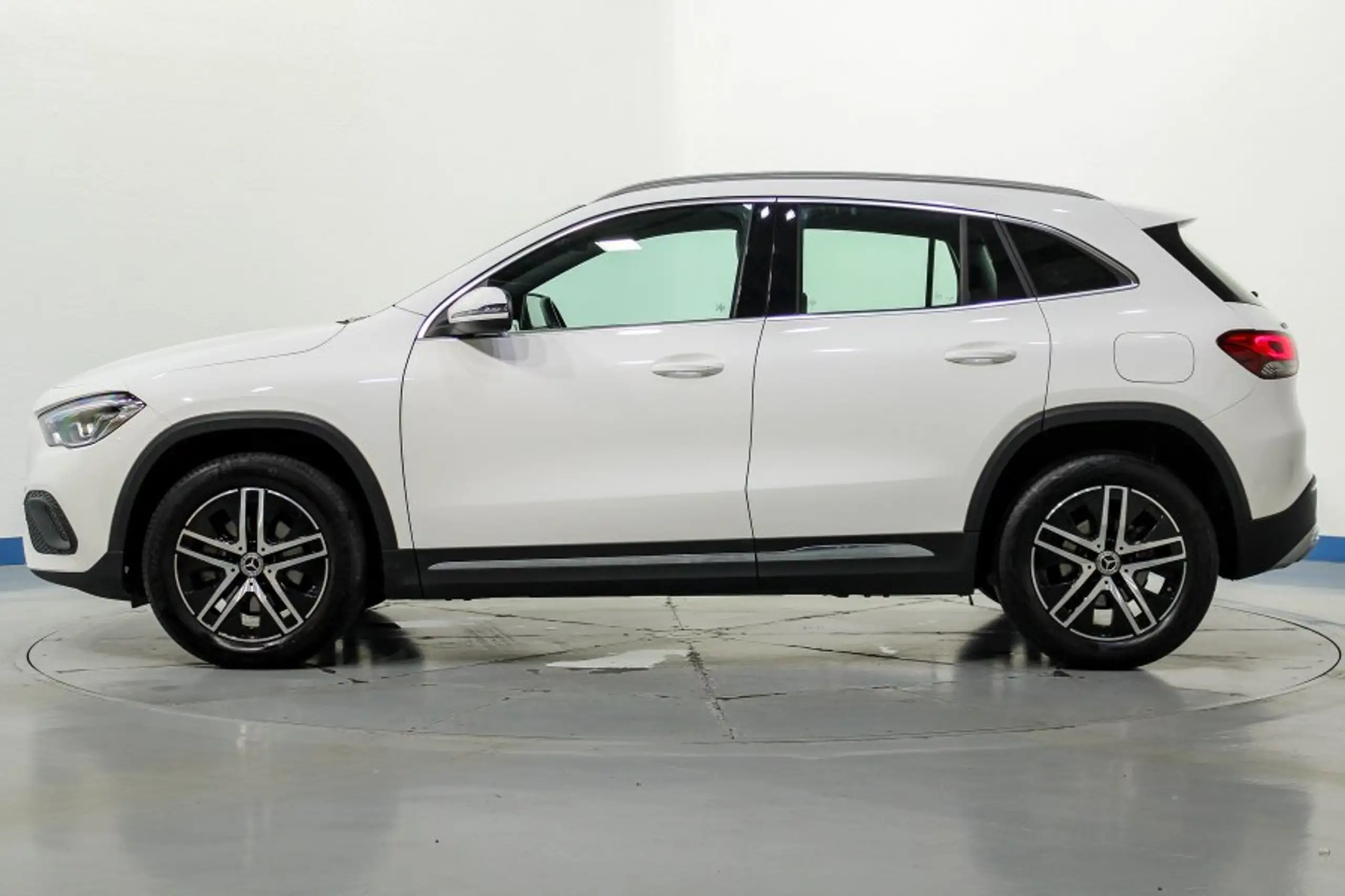 Mercedes-Benz - GLA 200