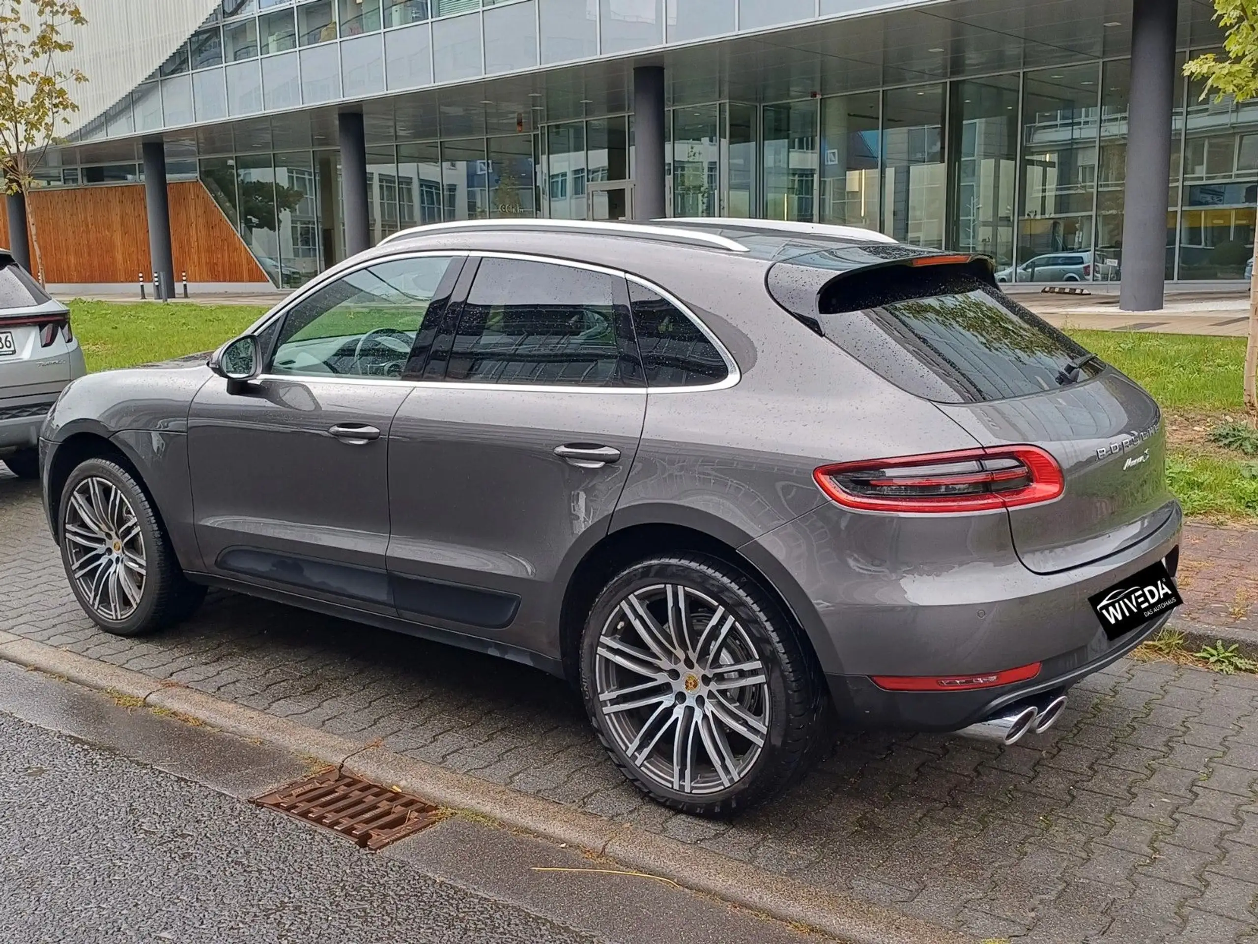 Porsche - Macan