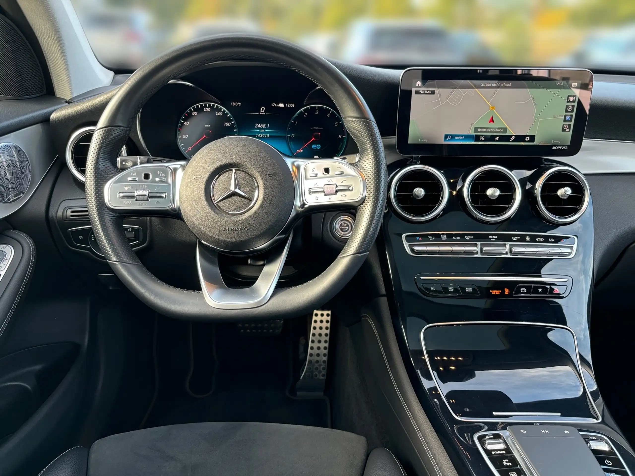 Mercedes-Benz - GLC 300