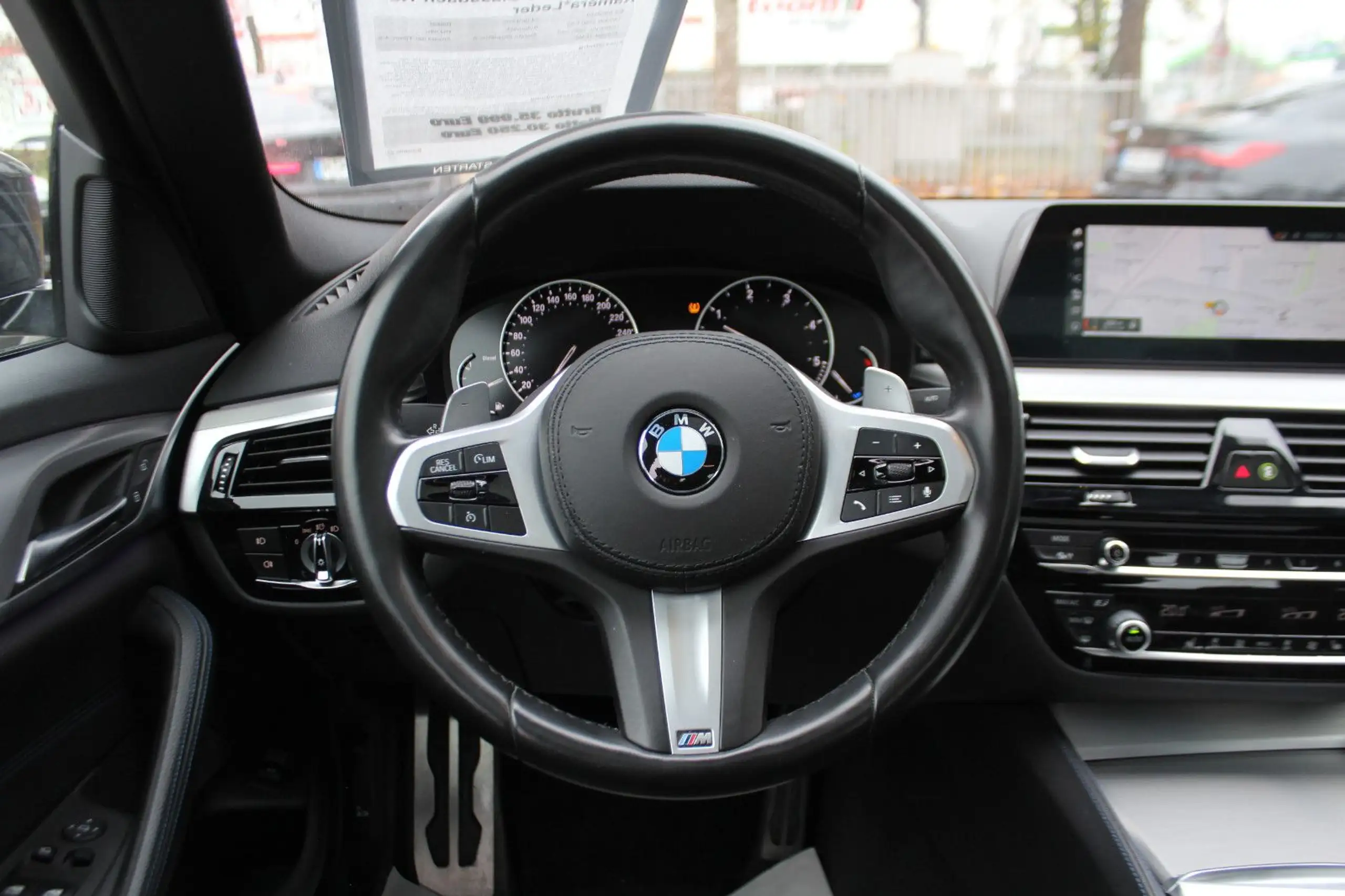 BMW - 520