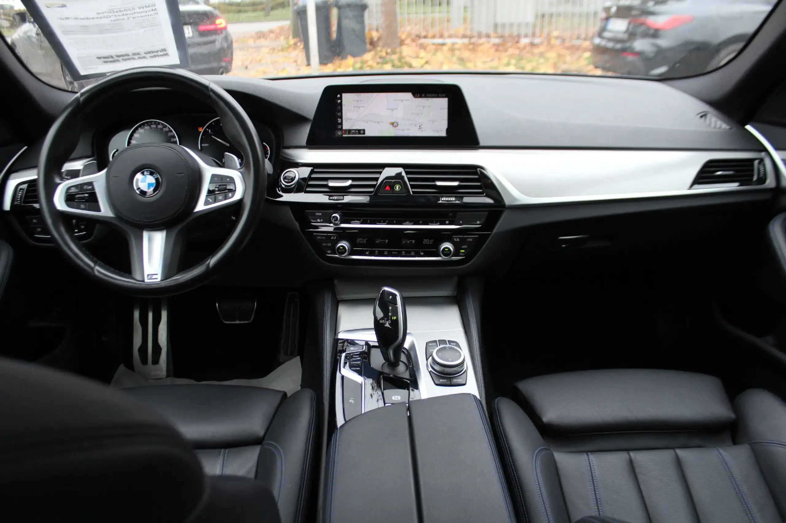 BMW - 520