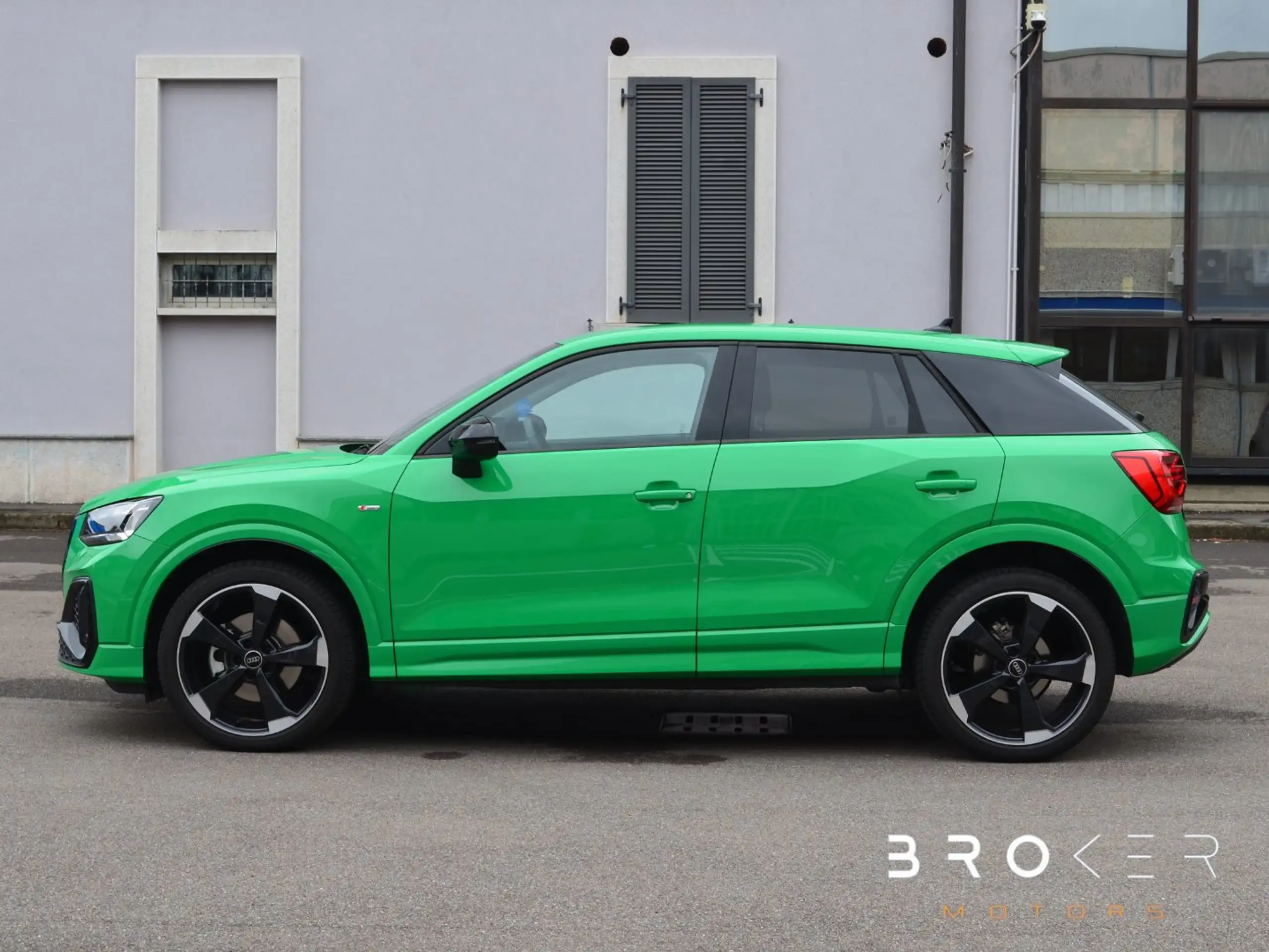 Audi - Q2