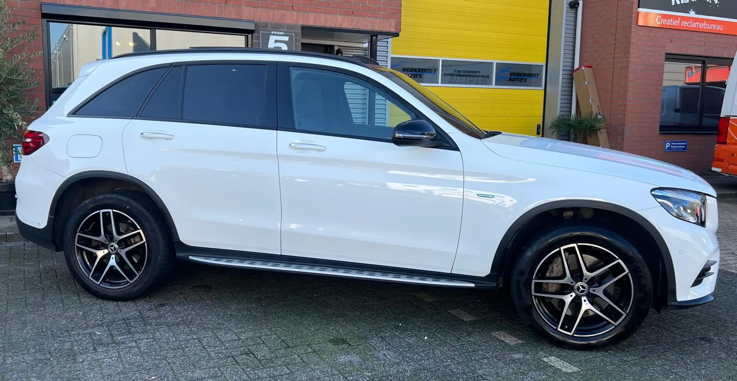 Mercedes-Benz - GLC 350