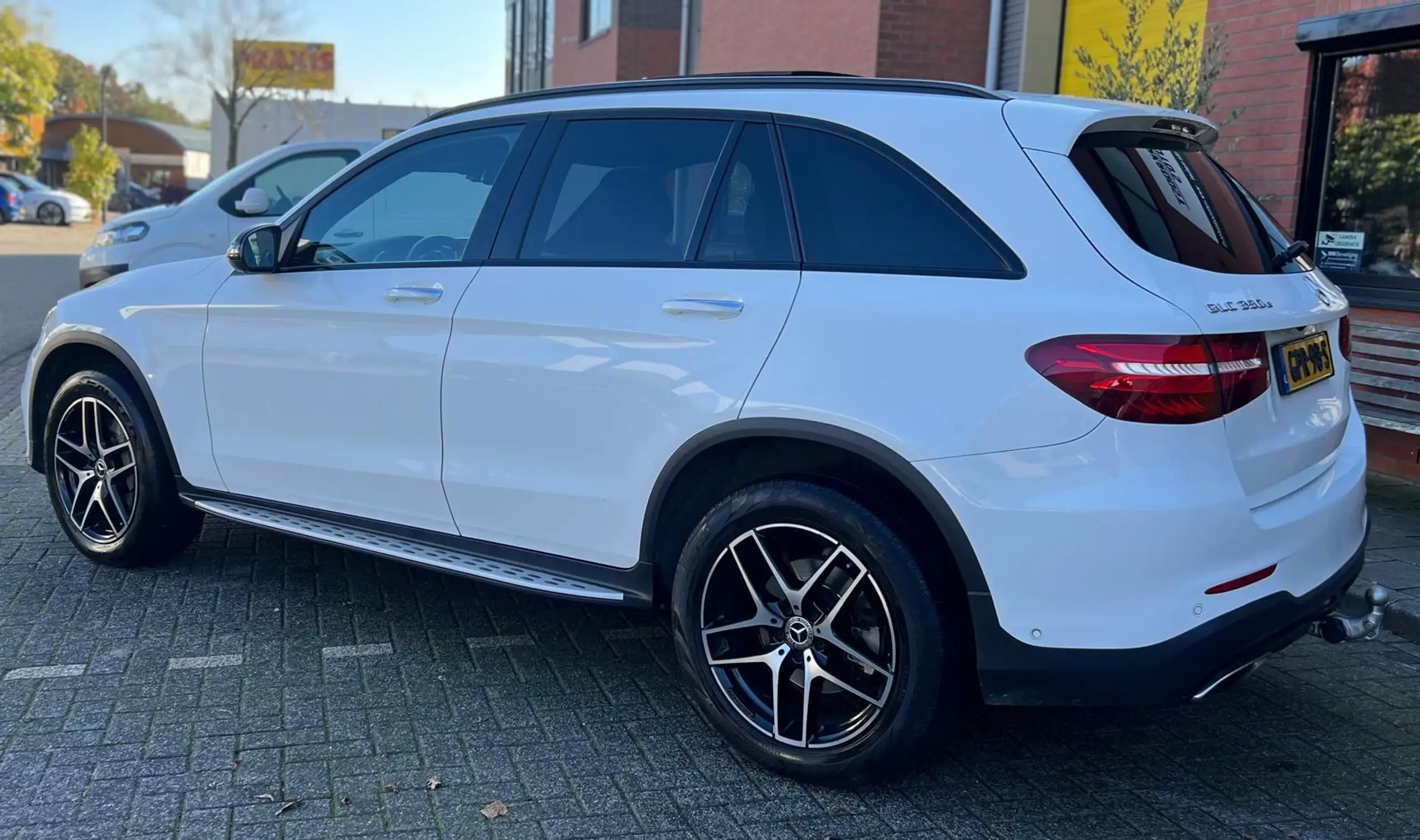 Mercedes-Benz - GLC 350