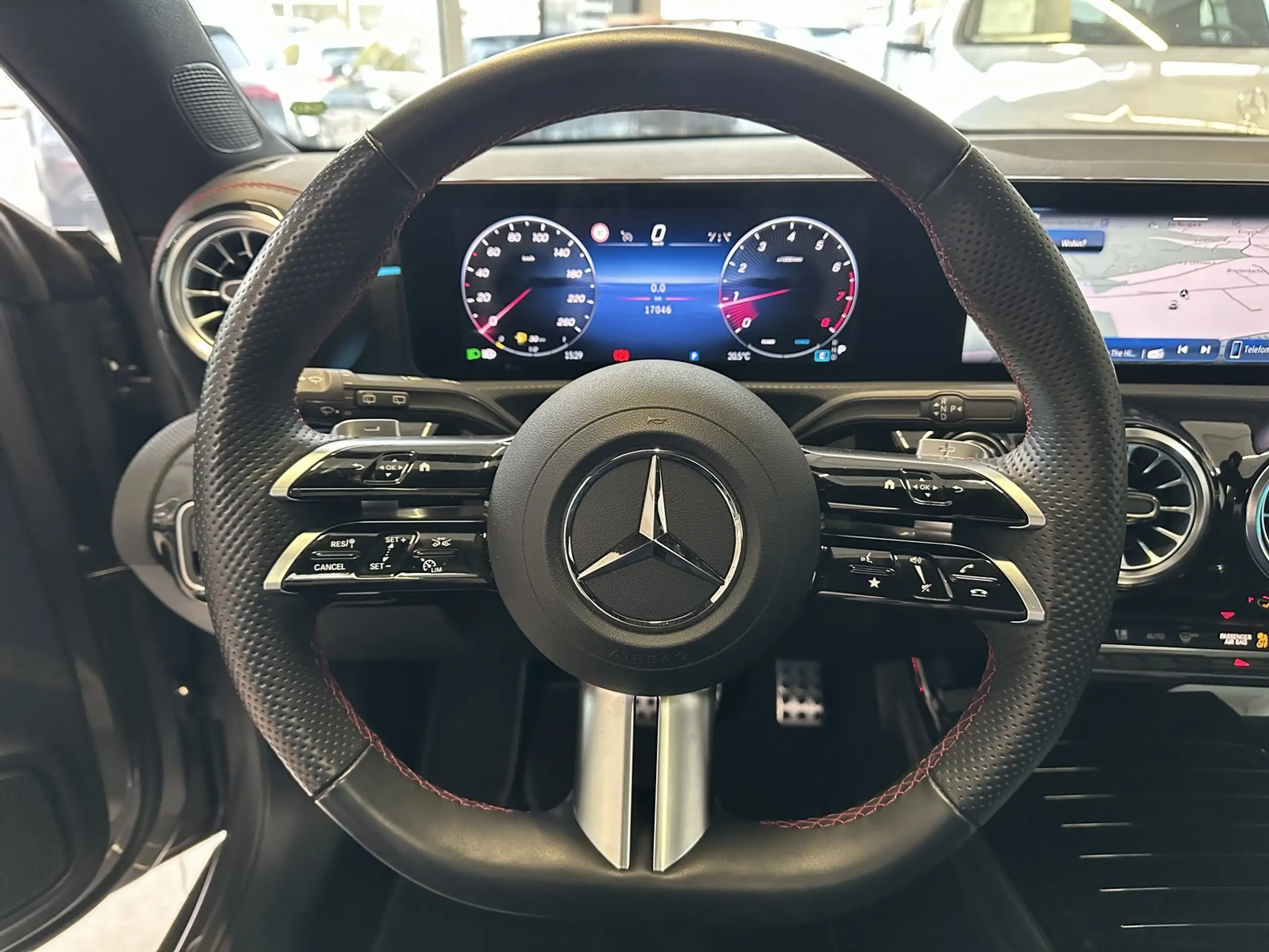 Mercedes-Benz - CLA 200