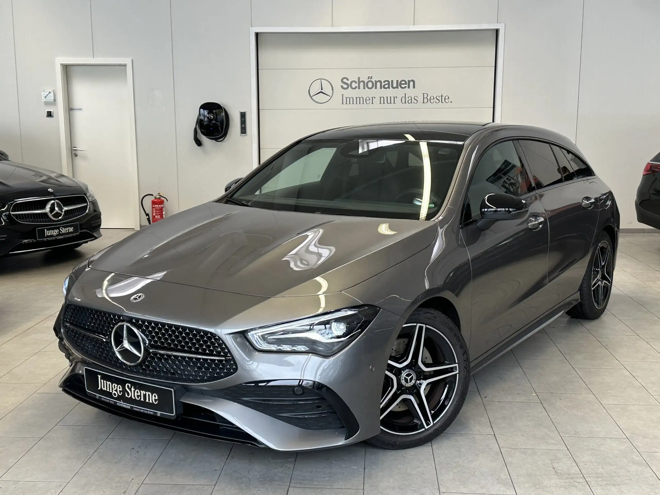 Mercedes-Benz - CLA 200