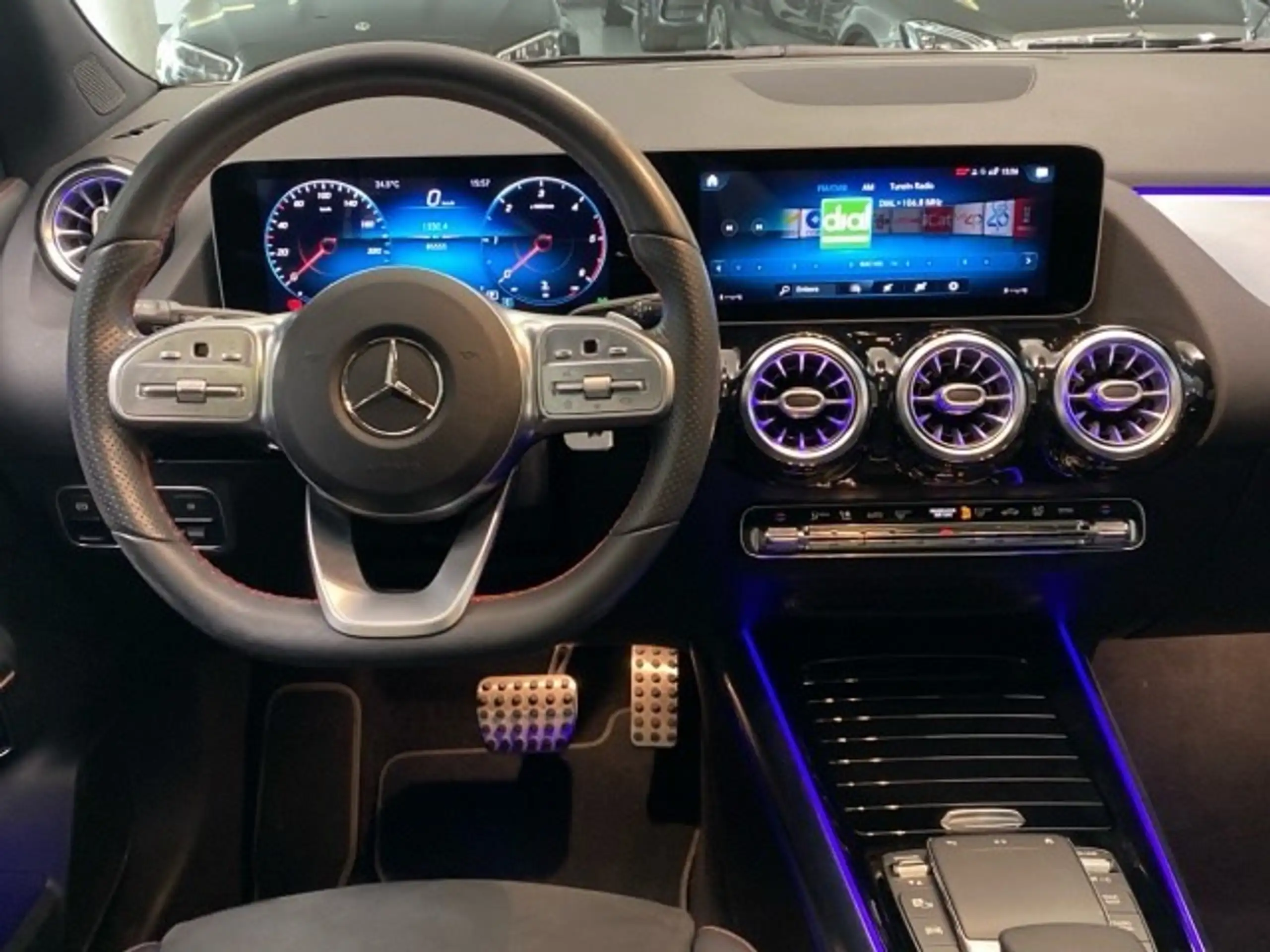 Mercedes-Benz - GLA 200