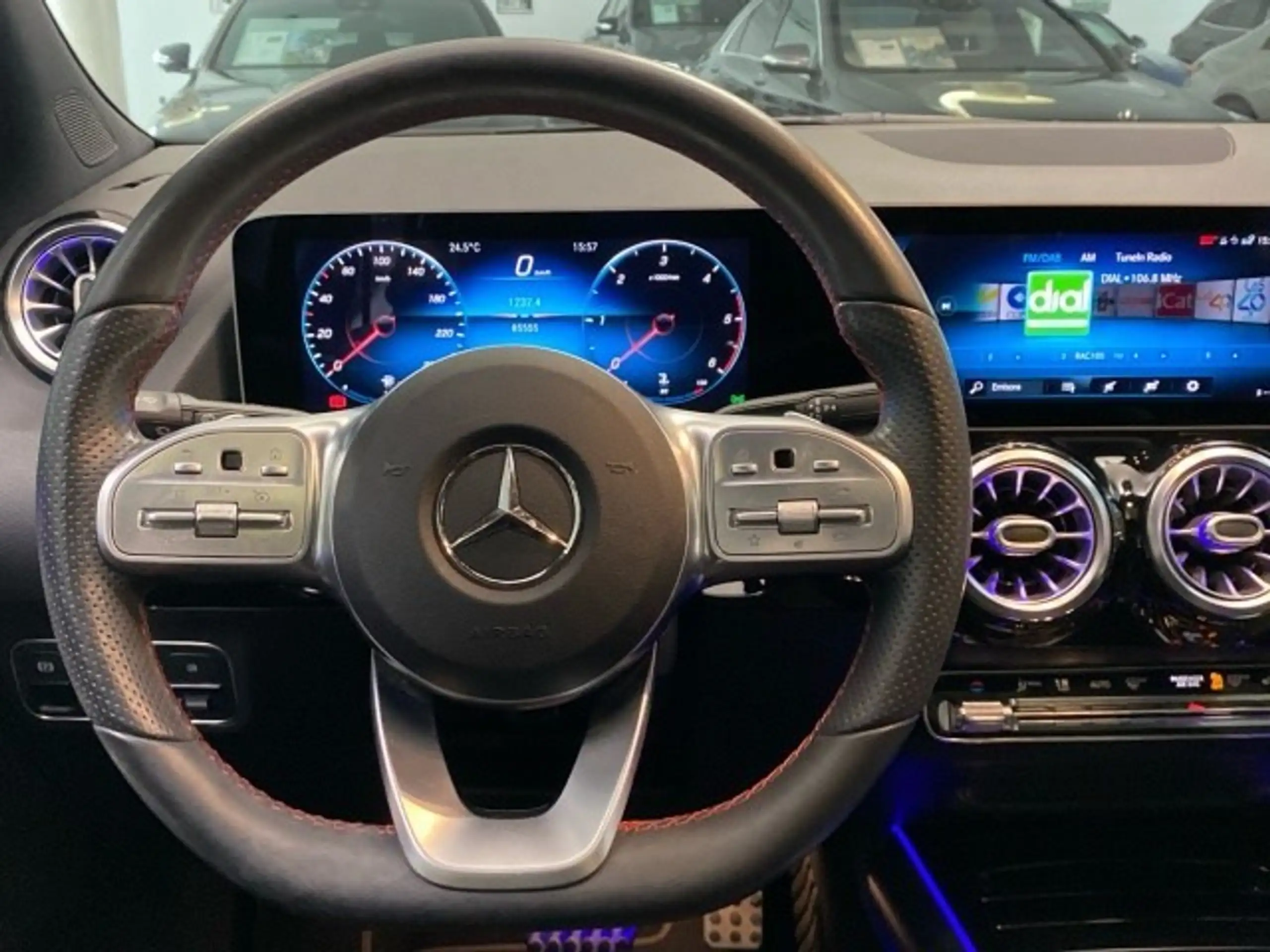 Mercedes-Benz - GLA 200