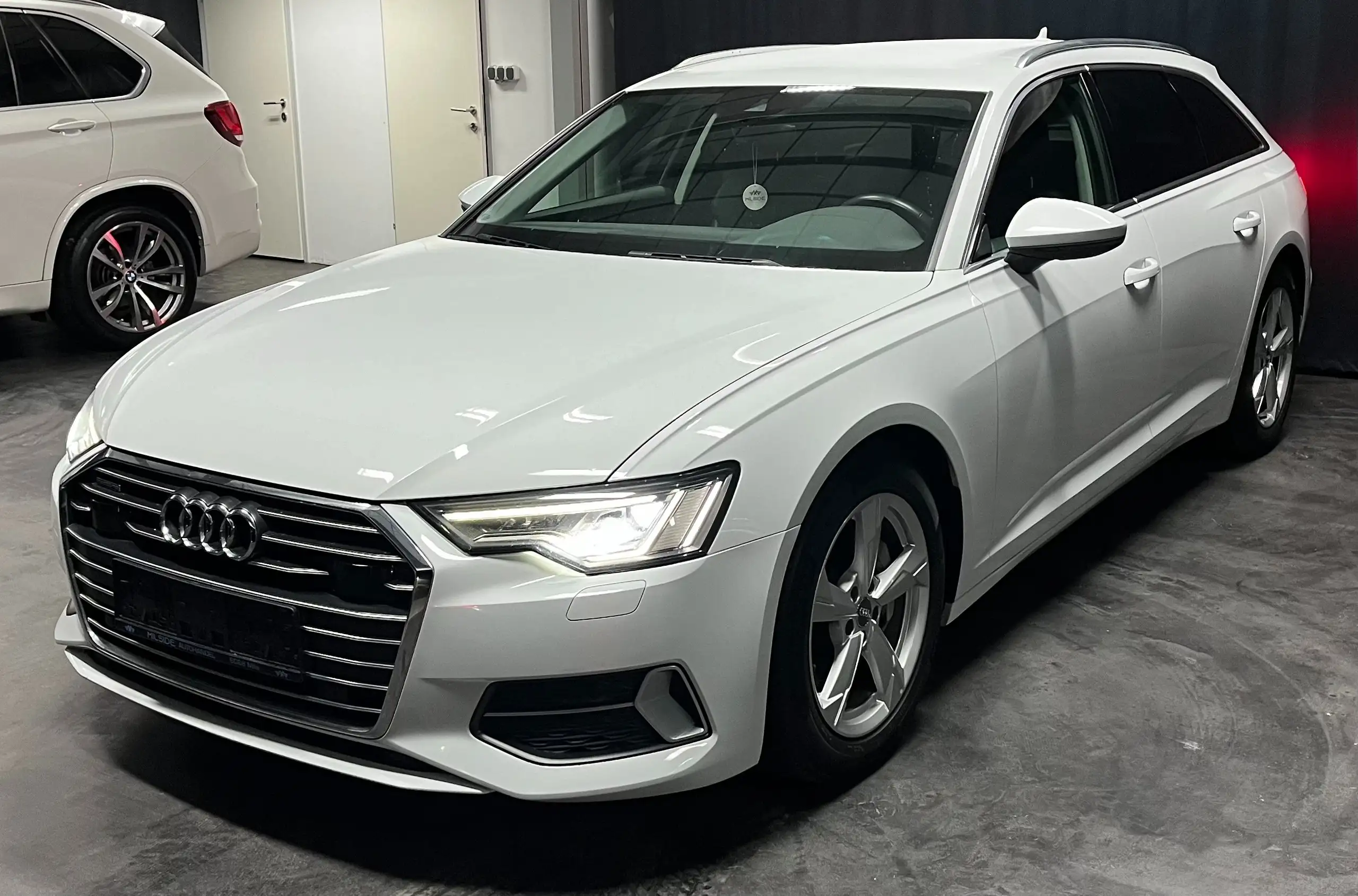 Audi - A6