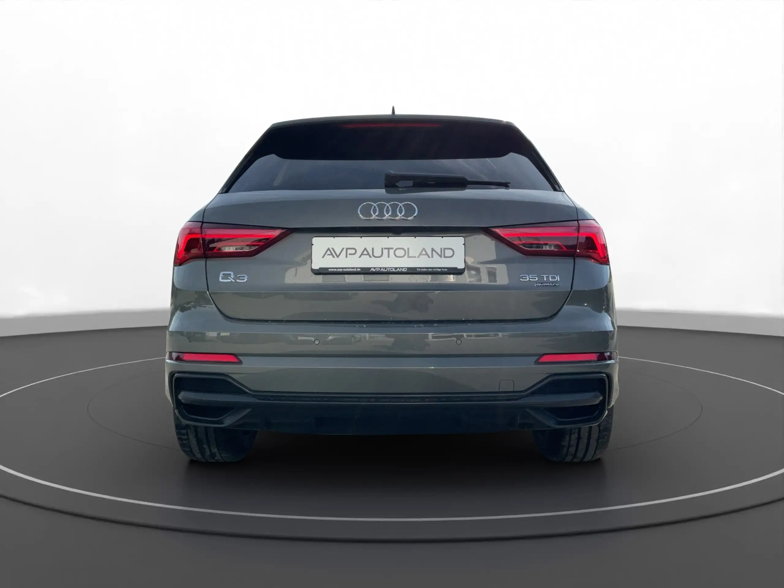 Audi - Q3