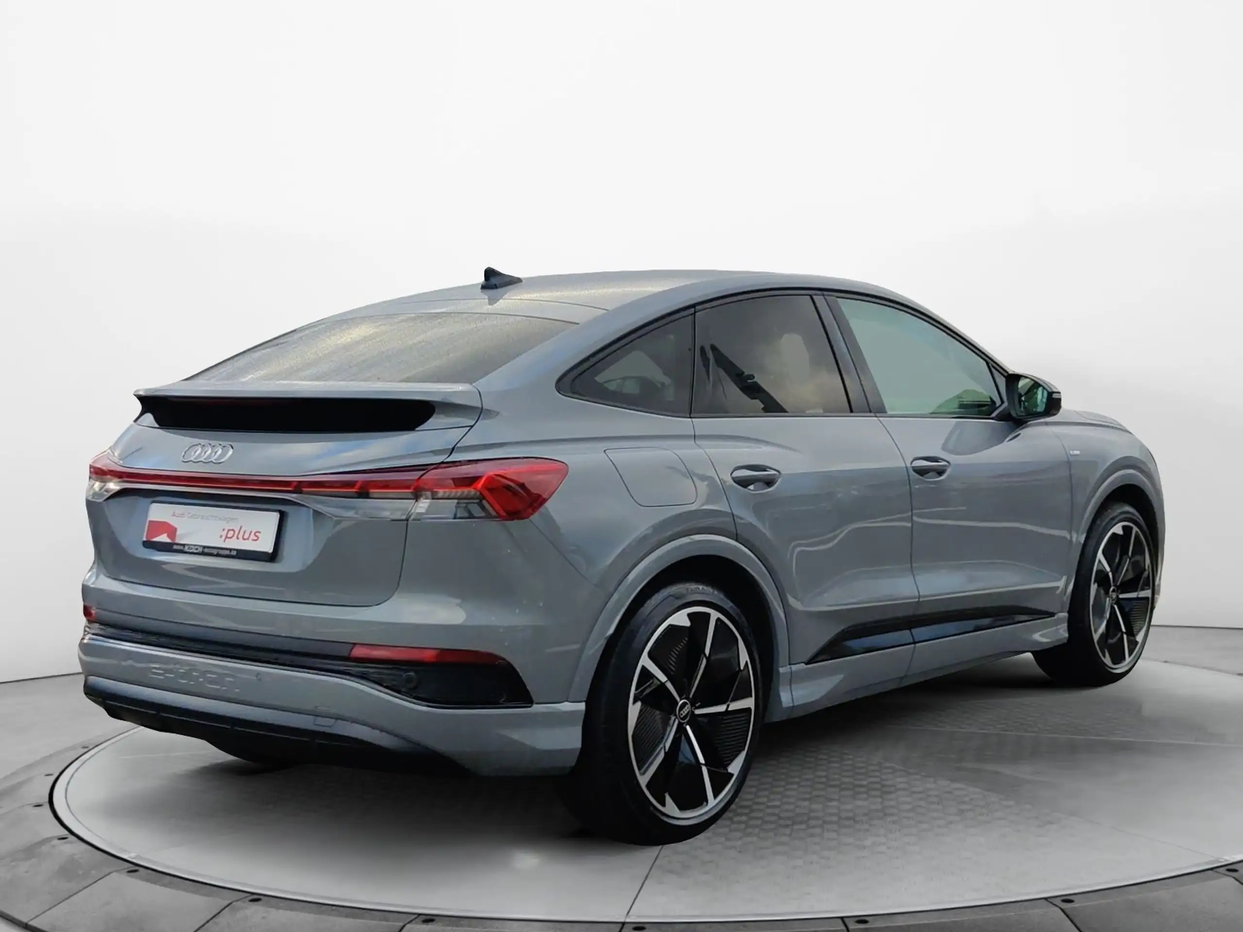 Audi - Q4 e-tron