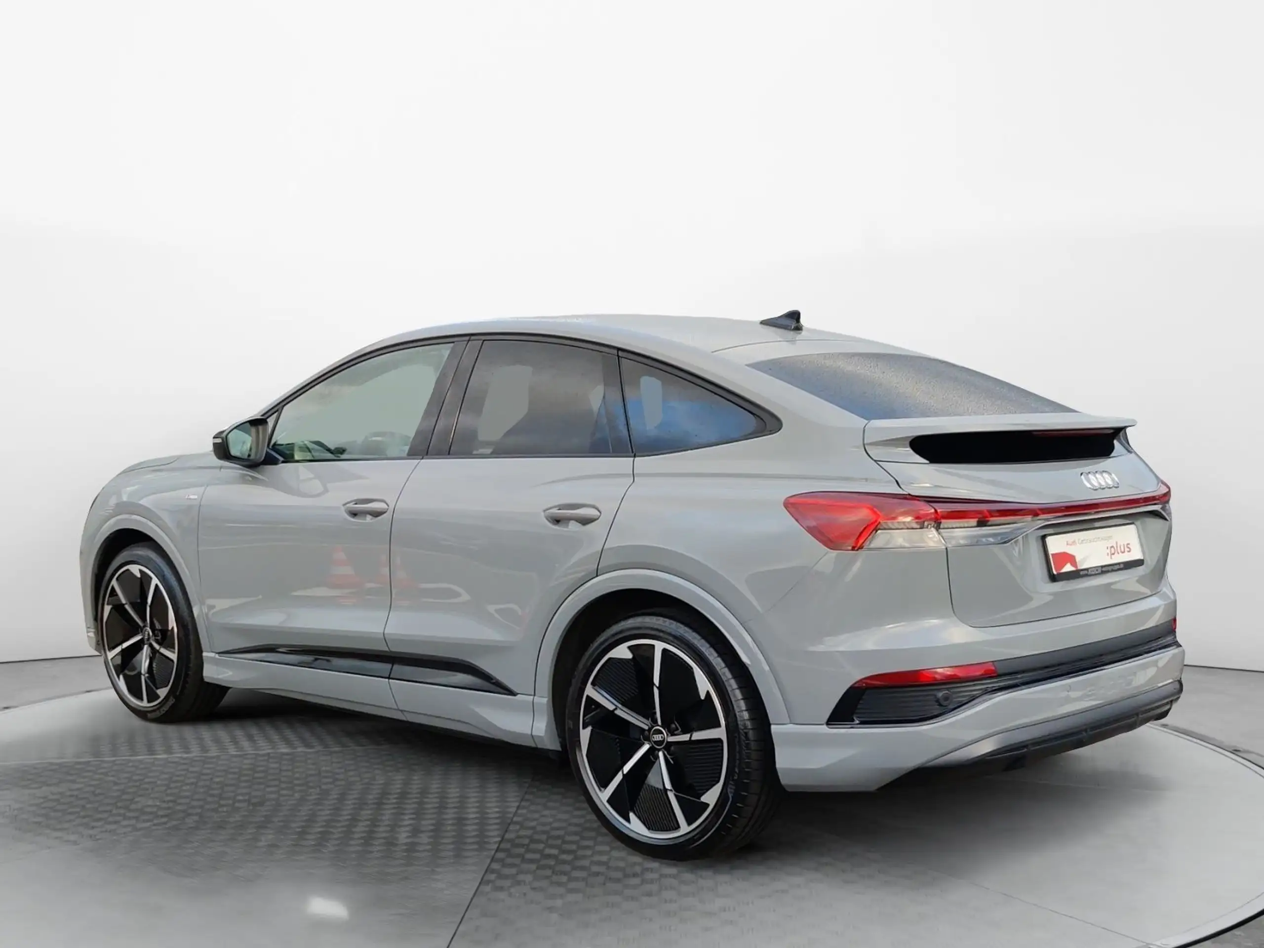 Audi - Q4 e-tron