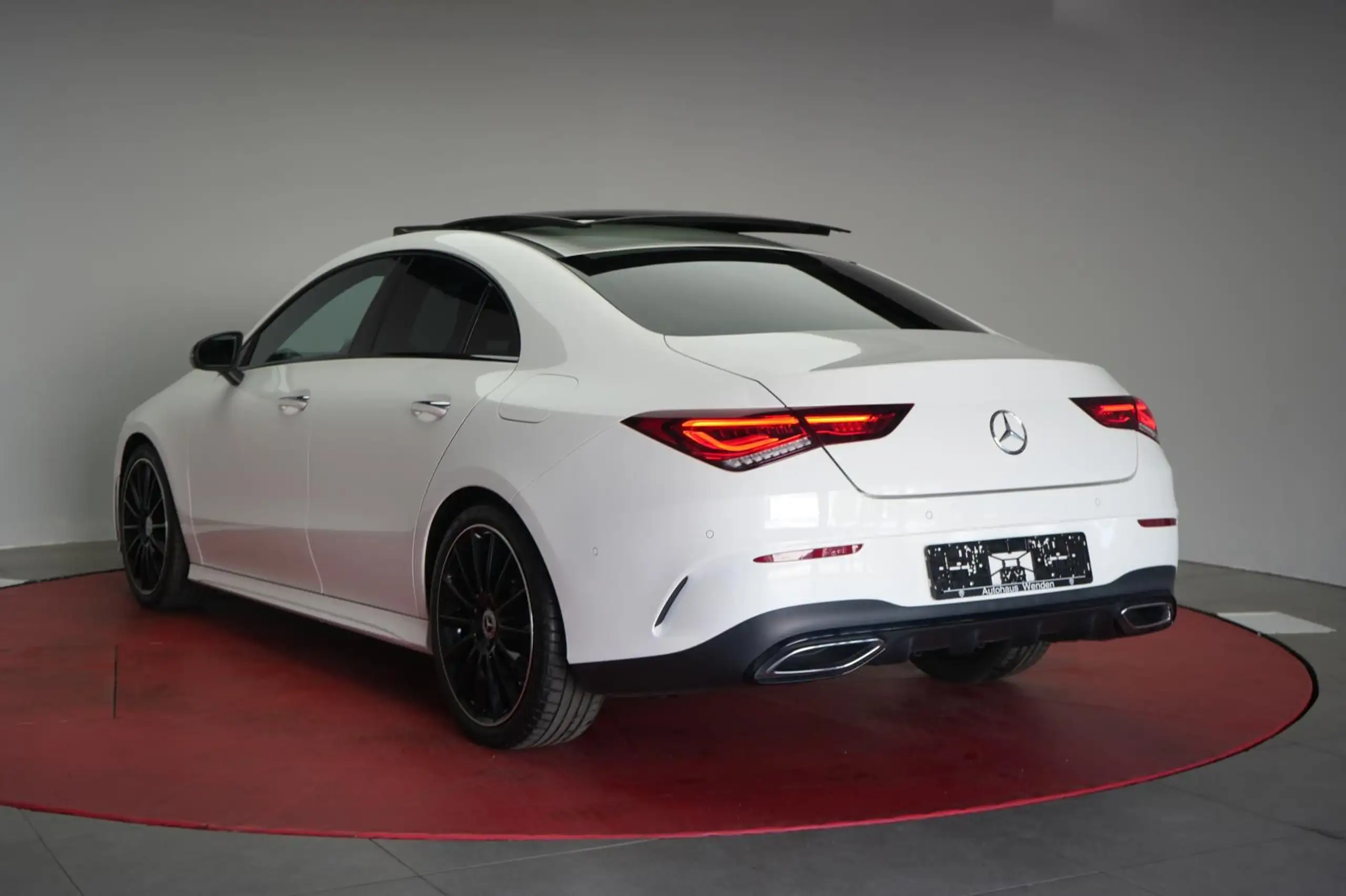 Mercedes-Benz - CLA 220