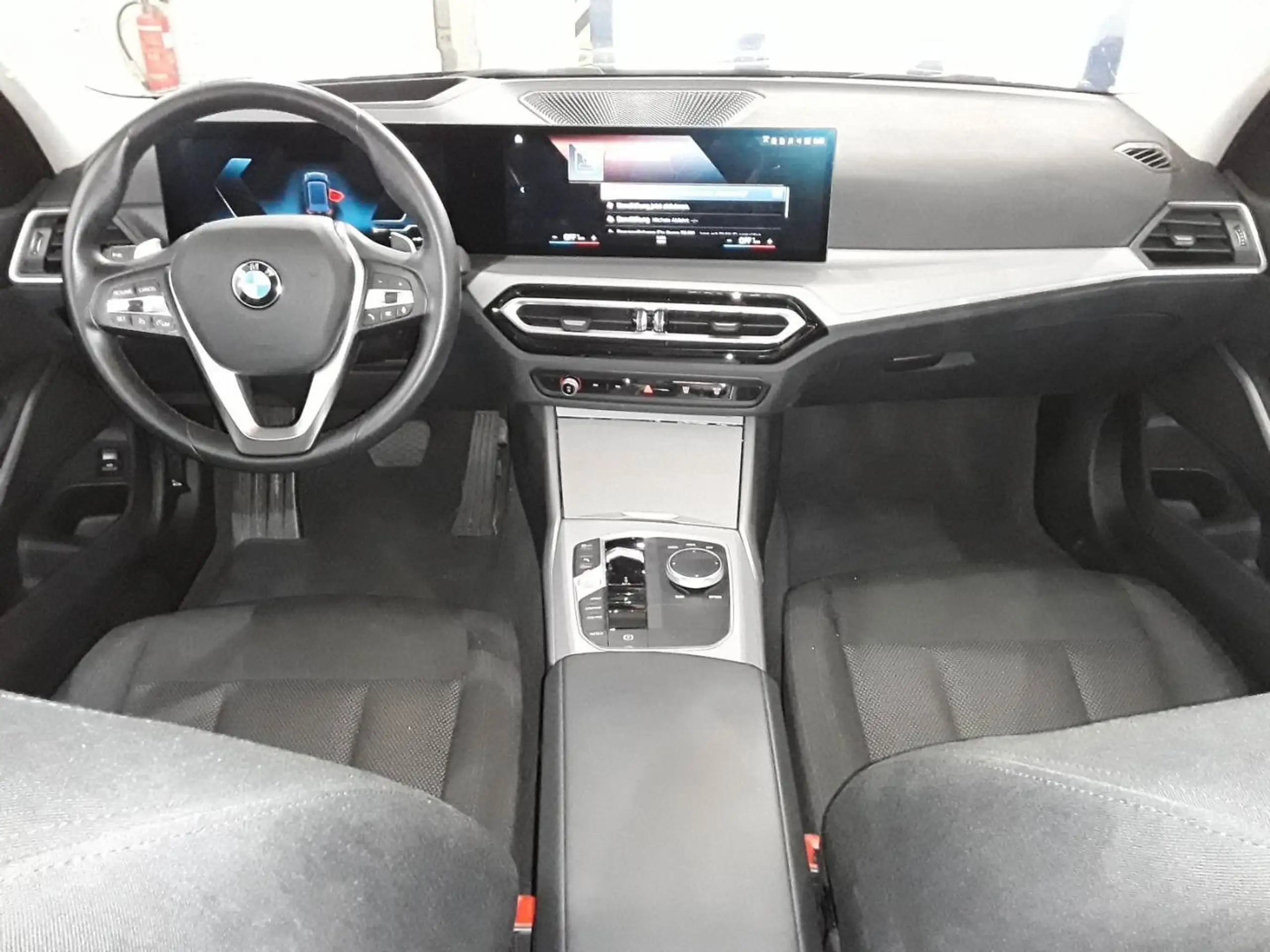 BMW - 320