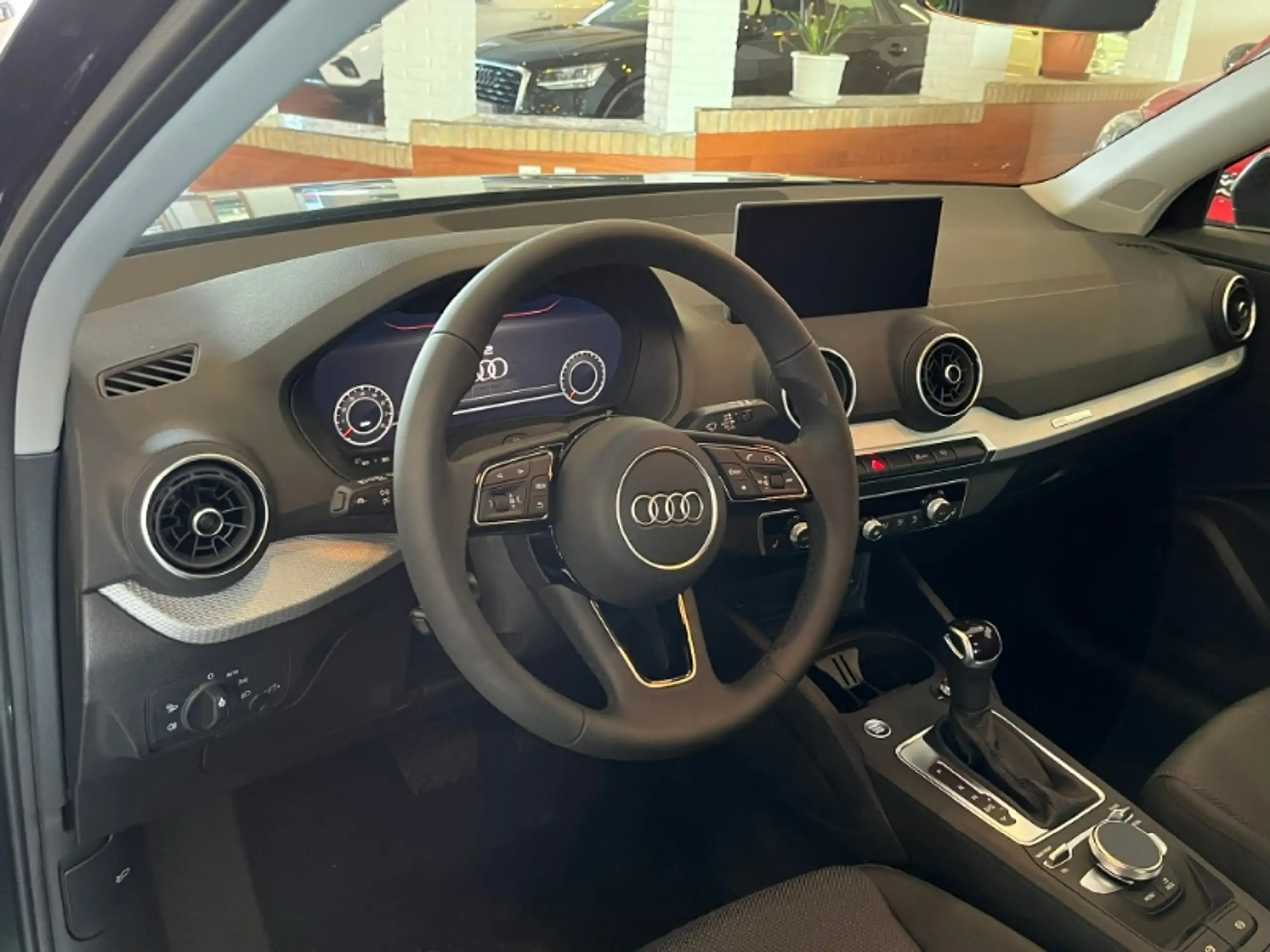 Audi - Q2