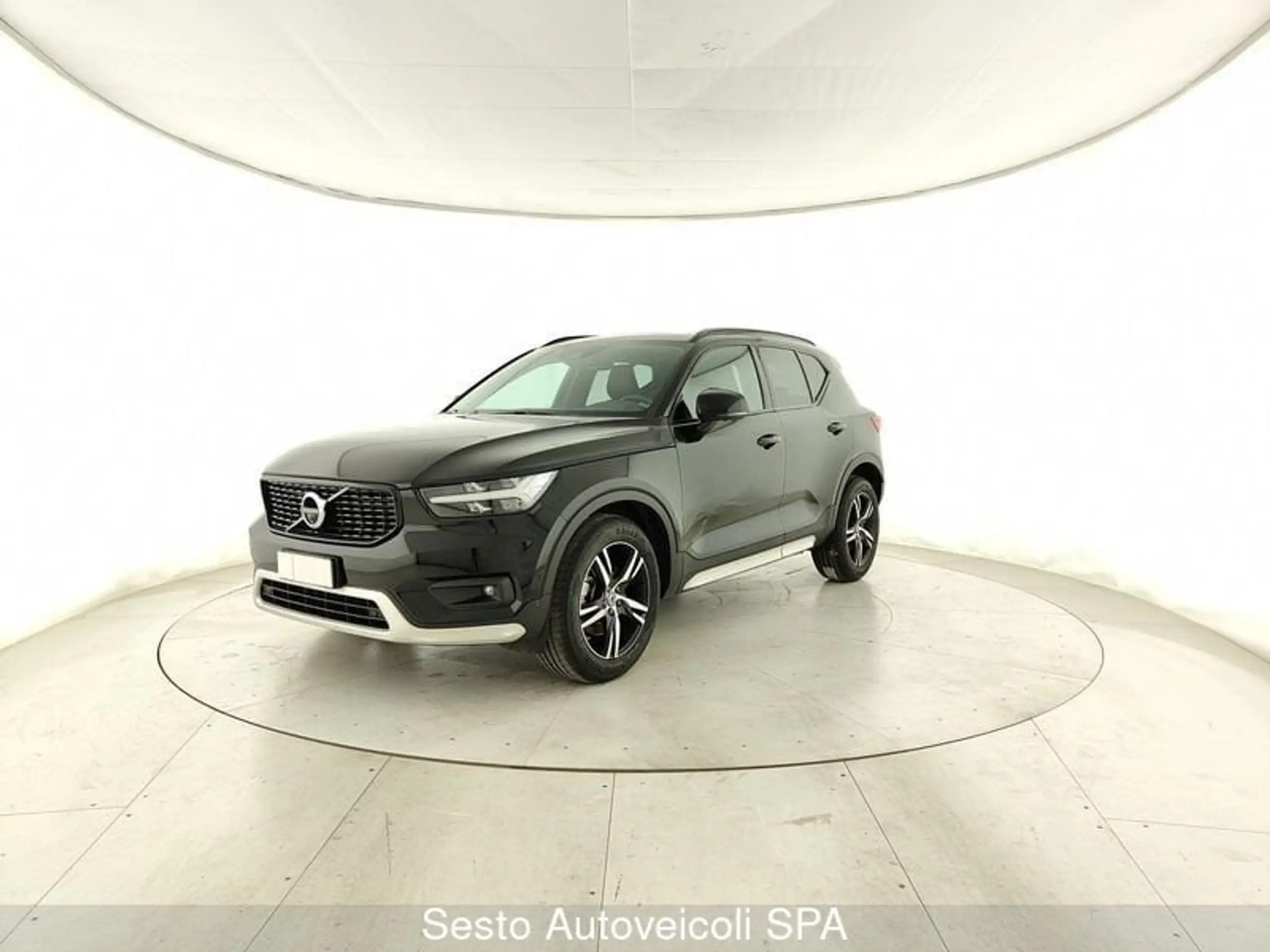 Volvo - XC40