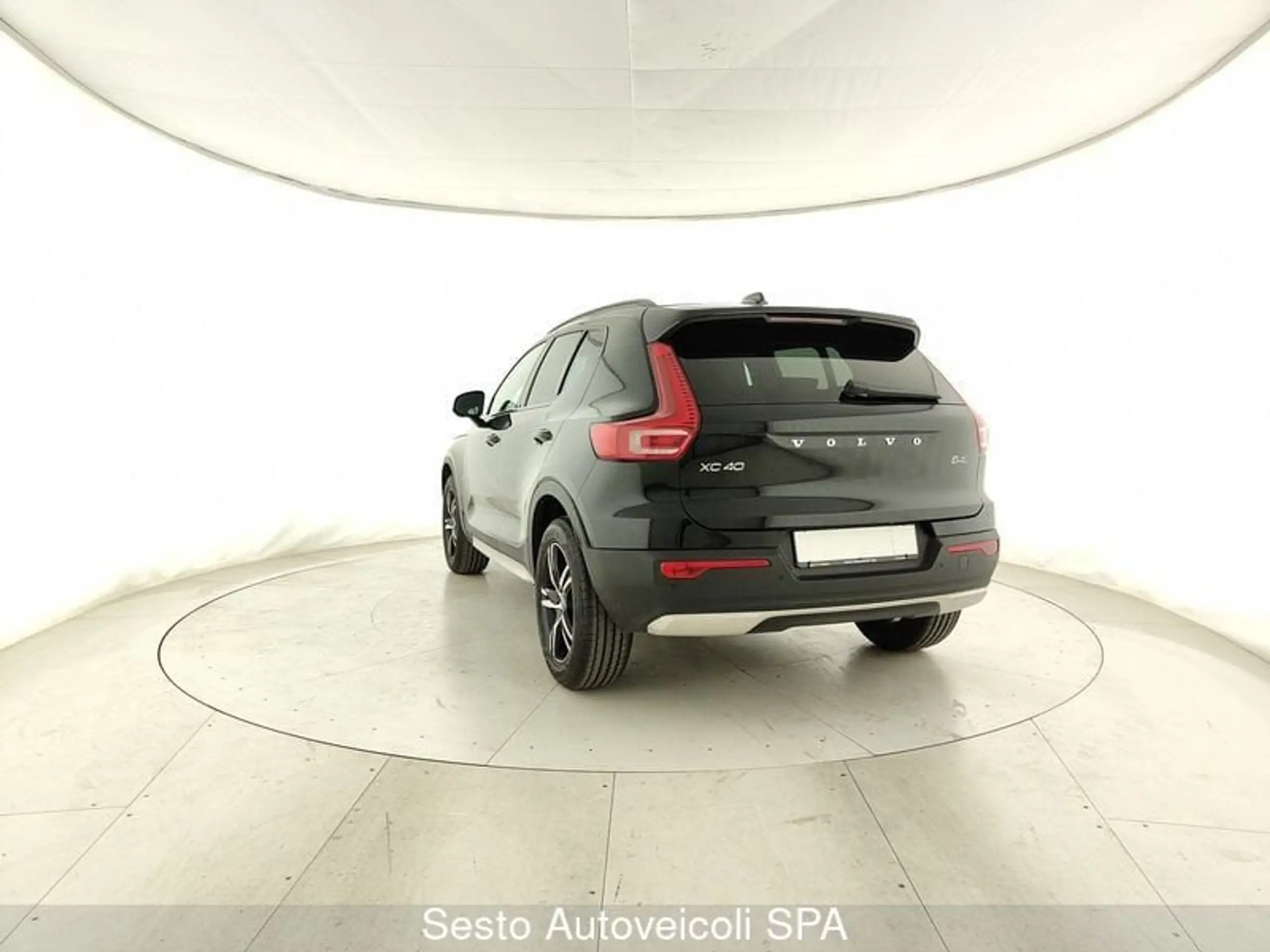 Volvo - XC40