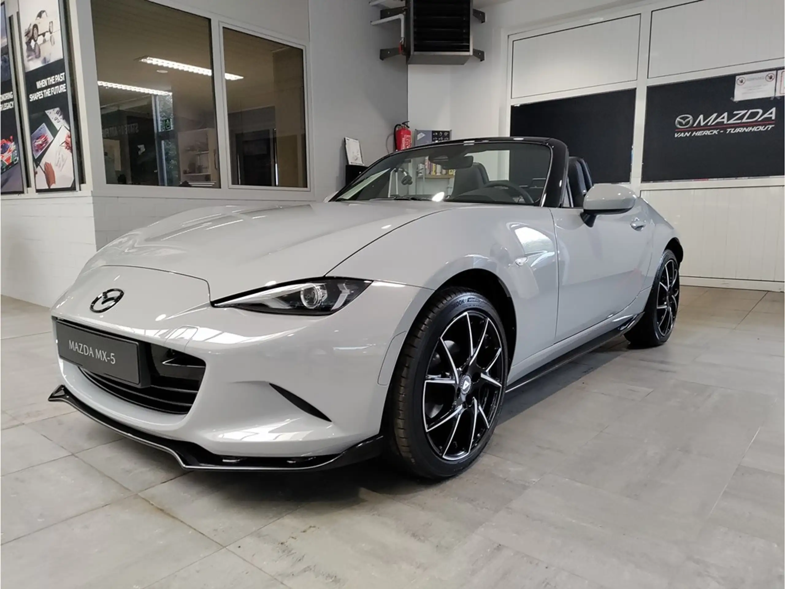 Mazda - MX-5